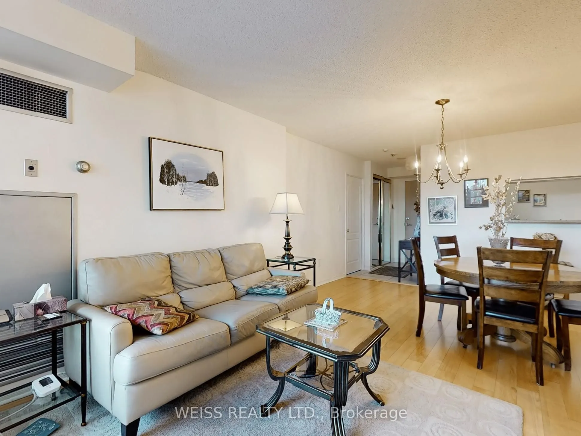 11 Townsgate Drive #401