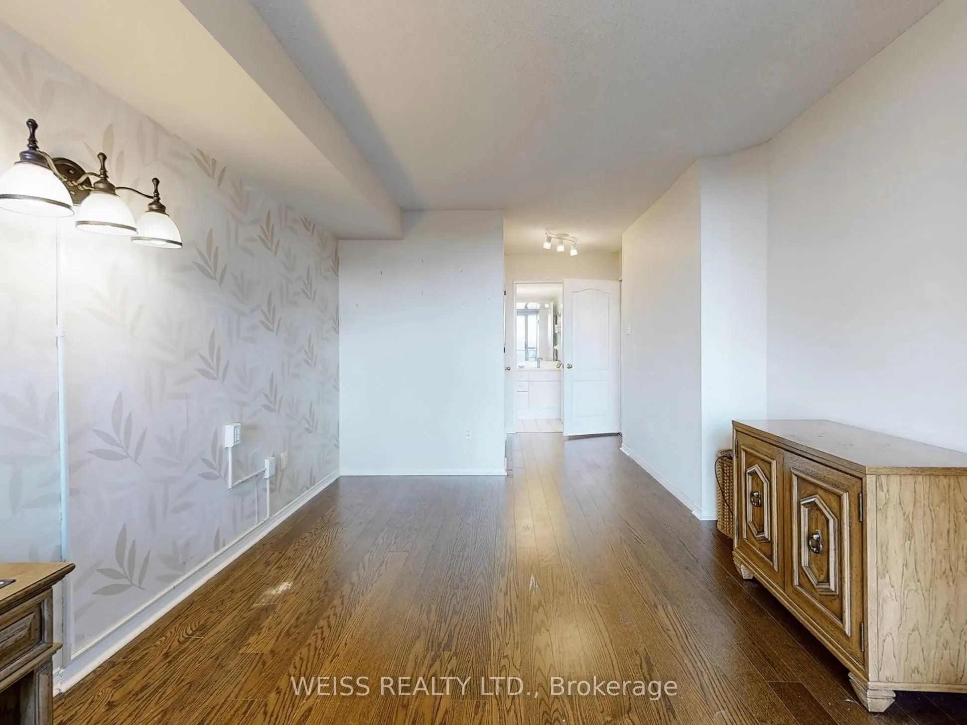11 Townsgate Drive #401