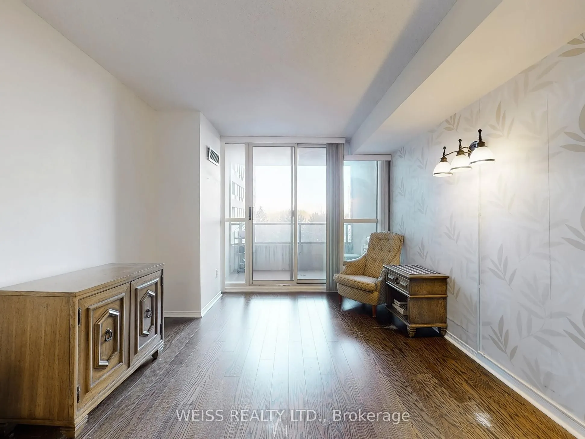 11 Townsgate Drive #401