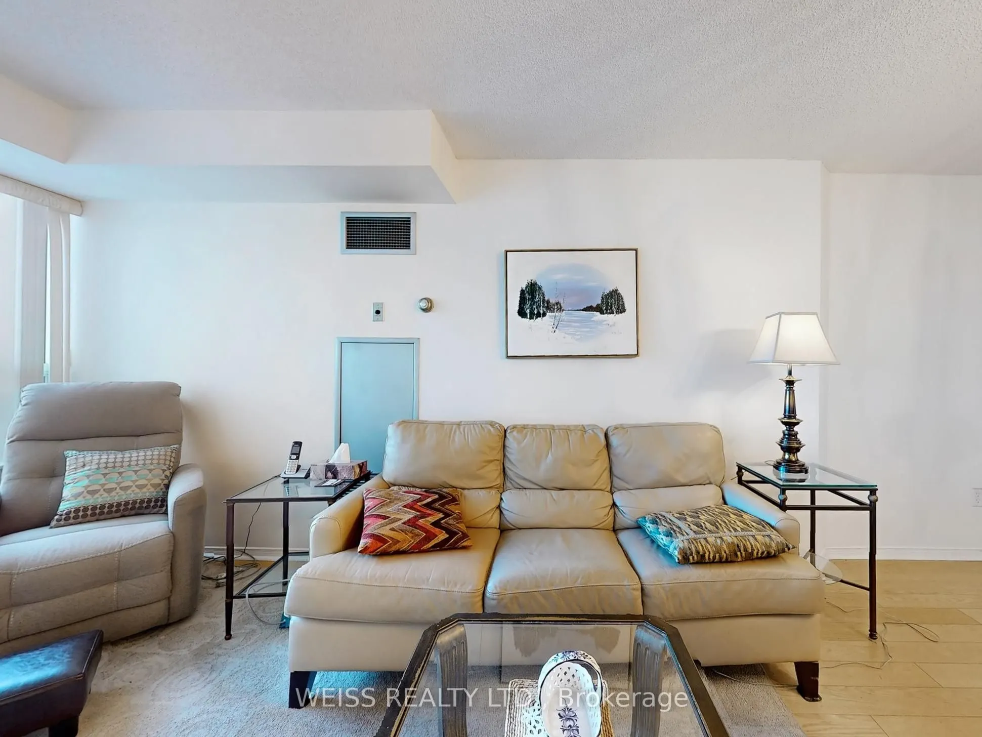 11 Townsgate Drive #401