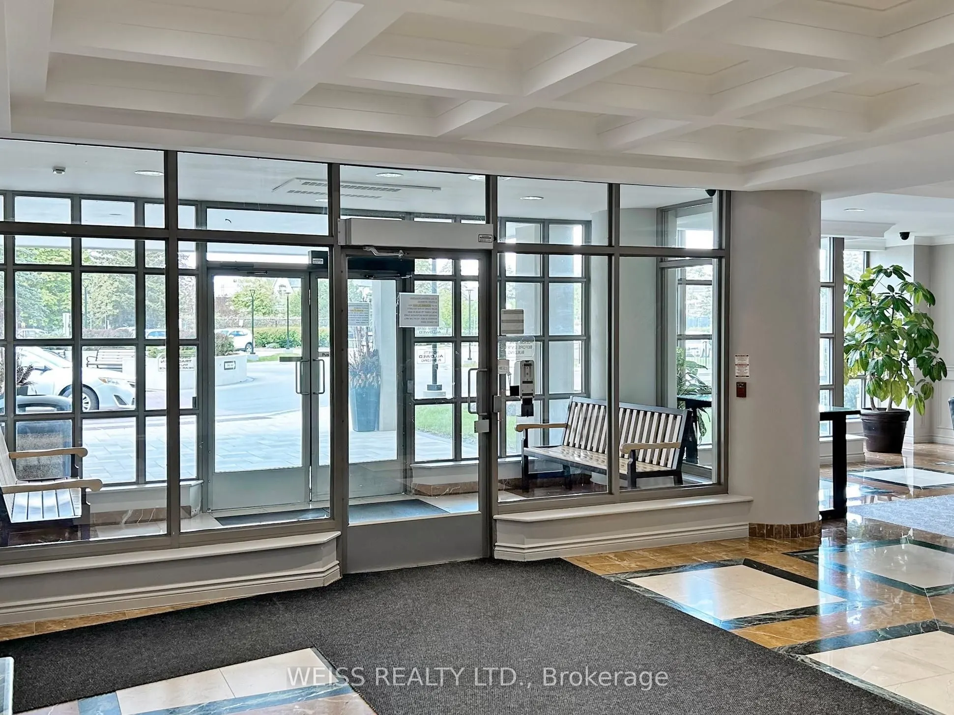 11 Townsgate Drive #401