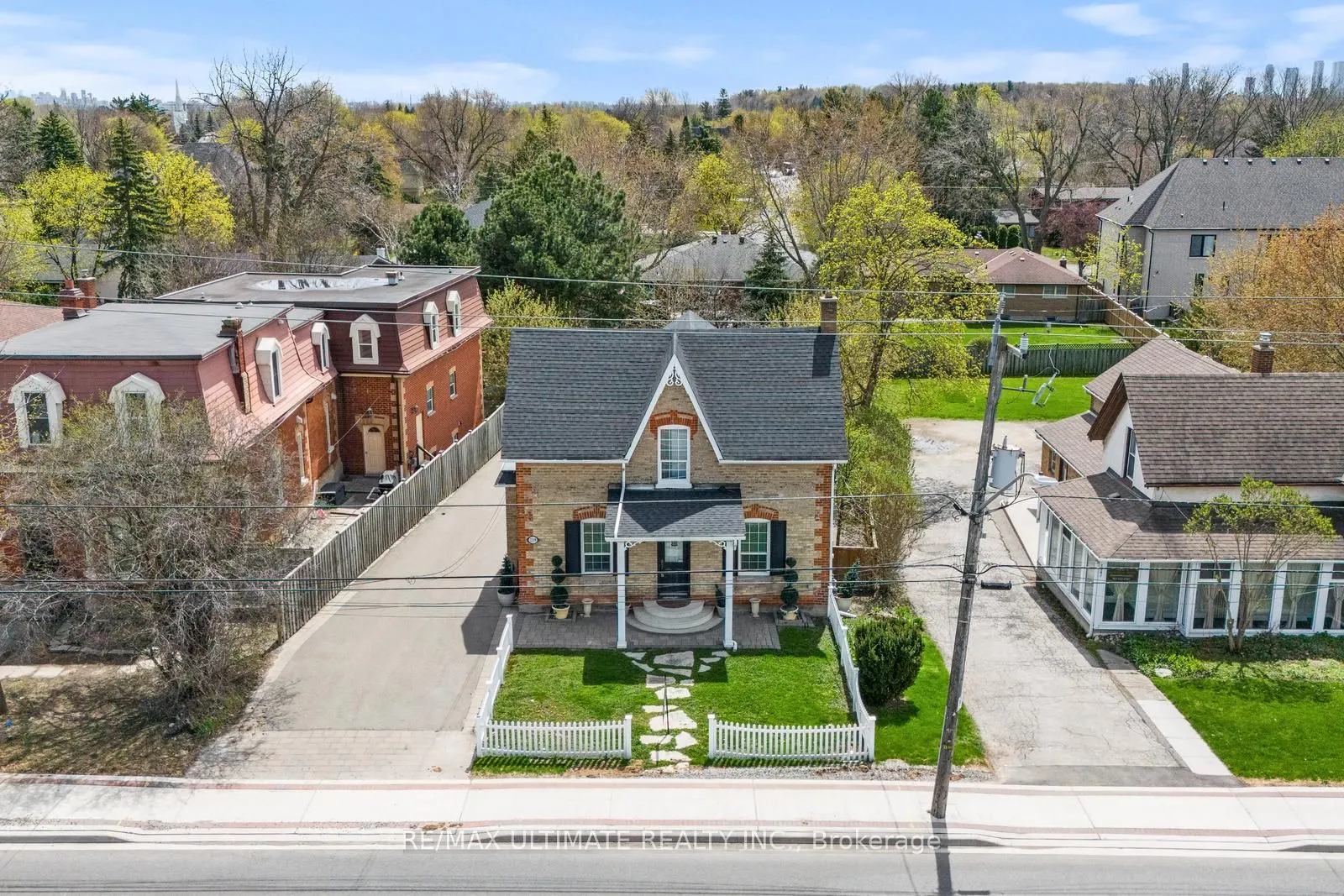 2339 Major Mackenzie Drive
