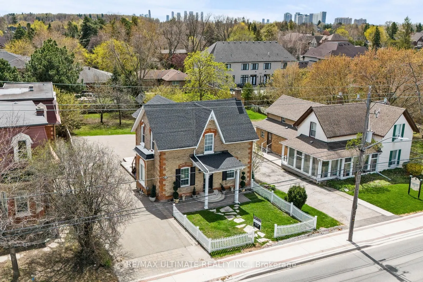 2339 Major Mackenzie Drive