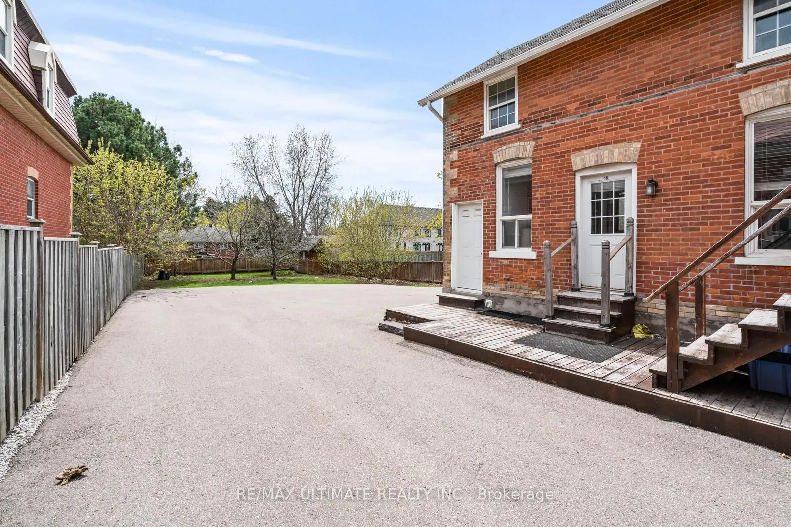 2339 Major Mackenzie Drive