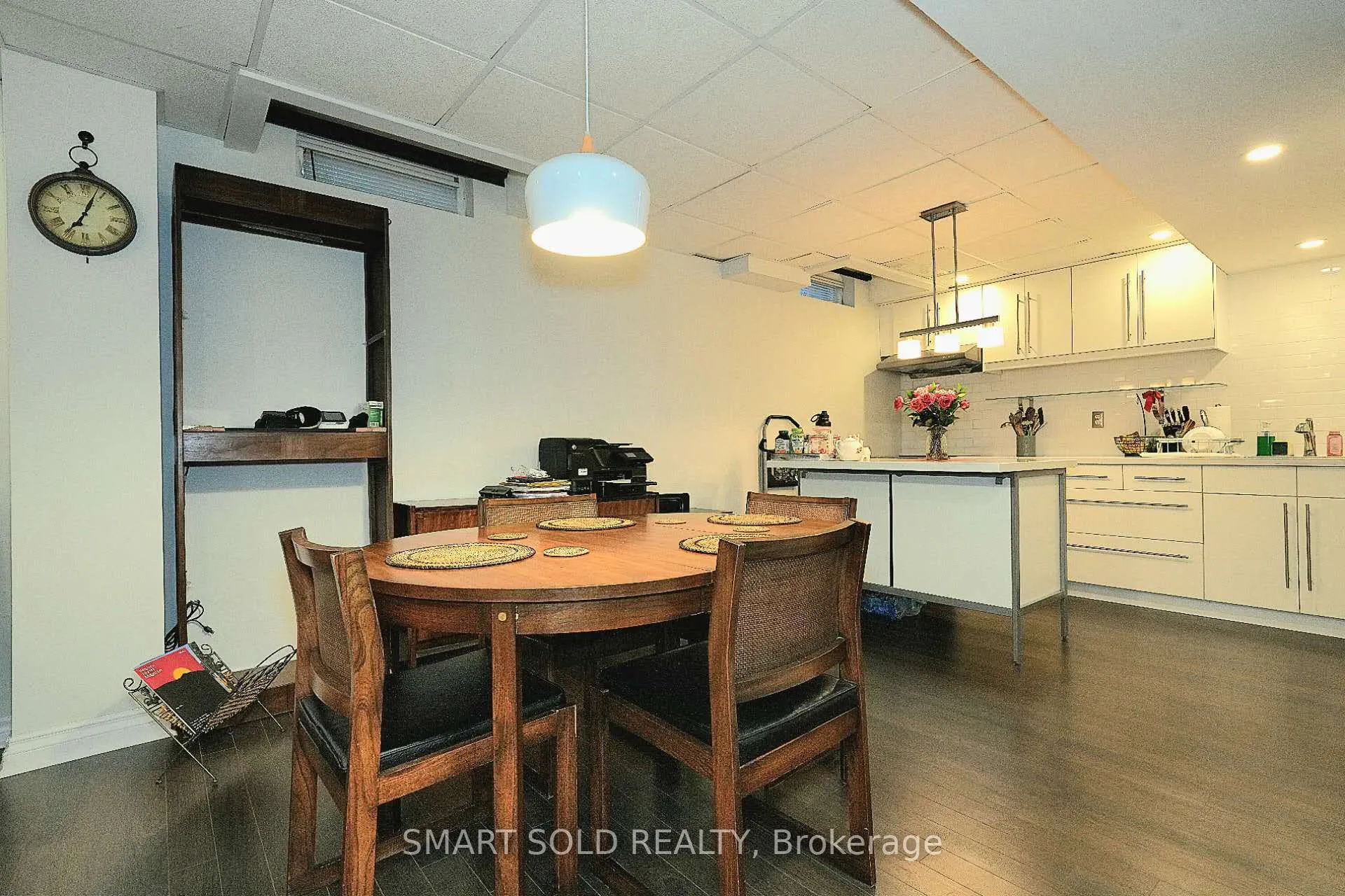 8 Gordon Weeden Road