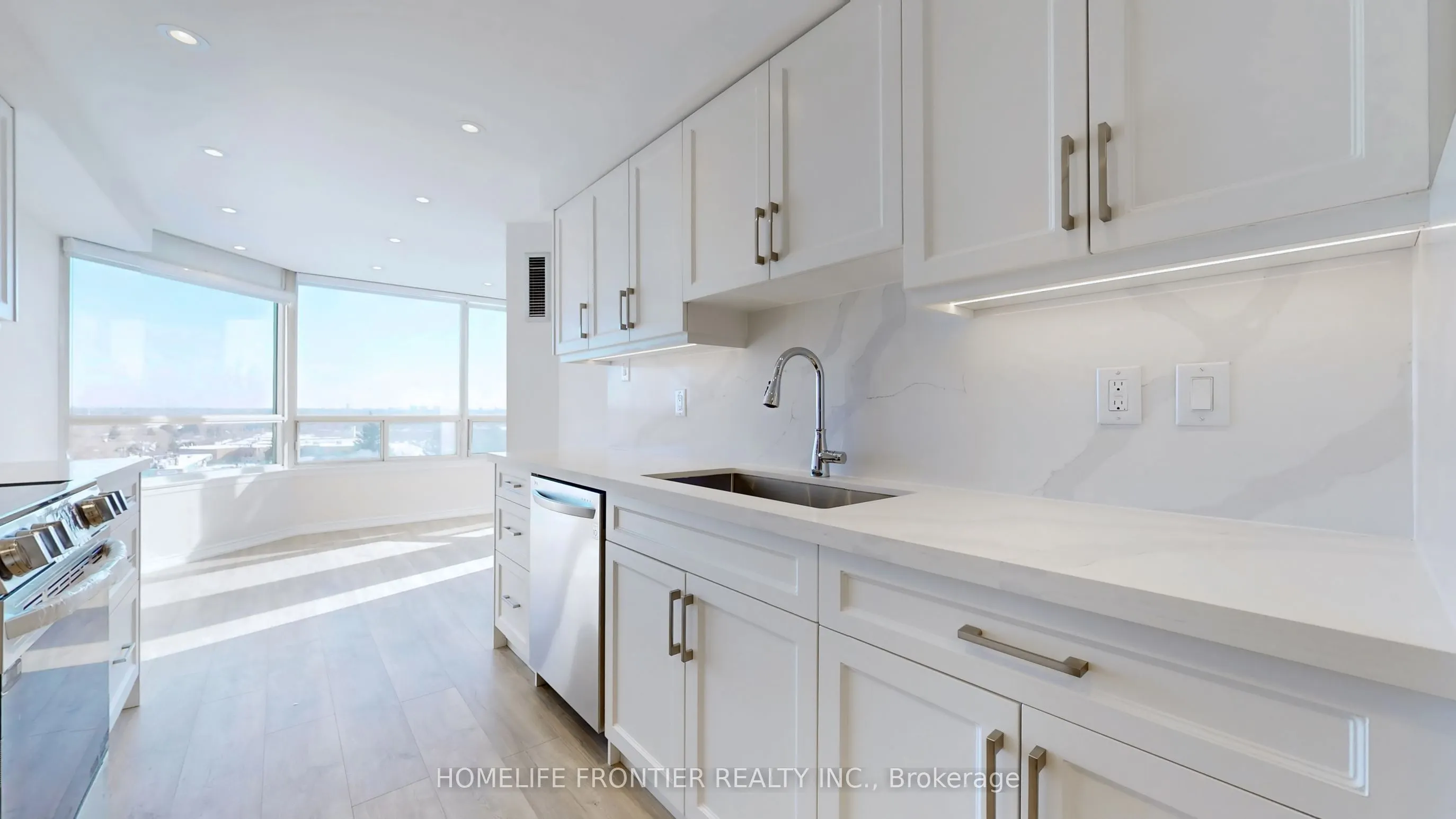 7250 Yonge Street, #605