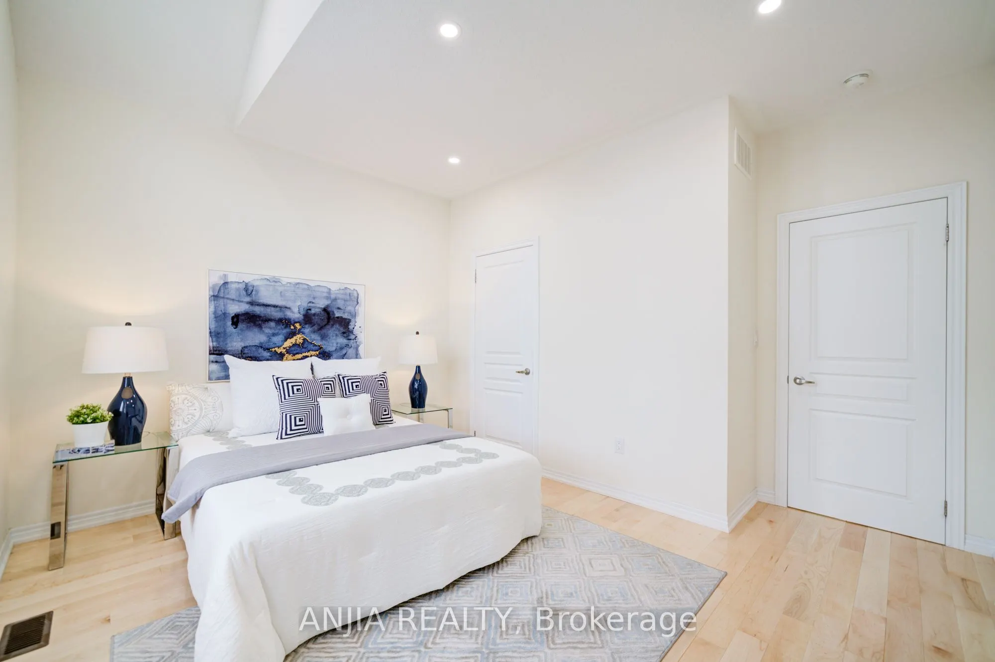 8 Wagner Drive