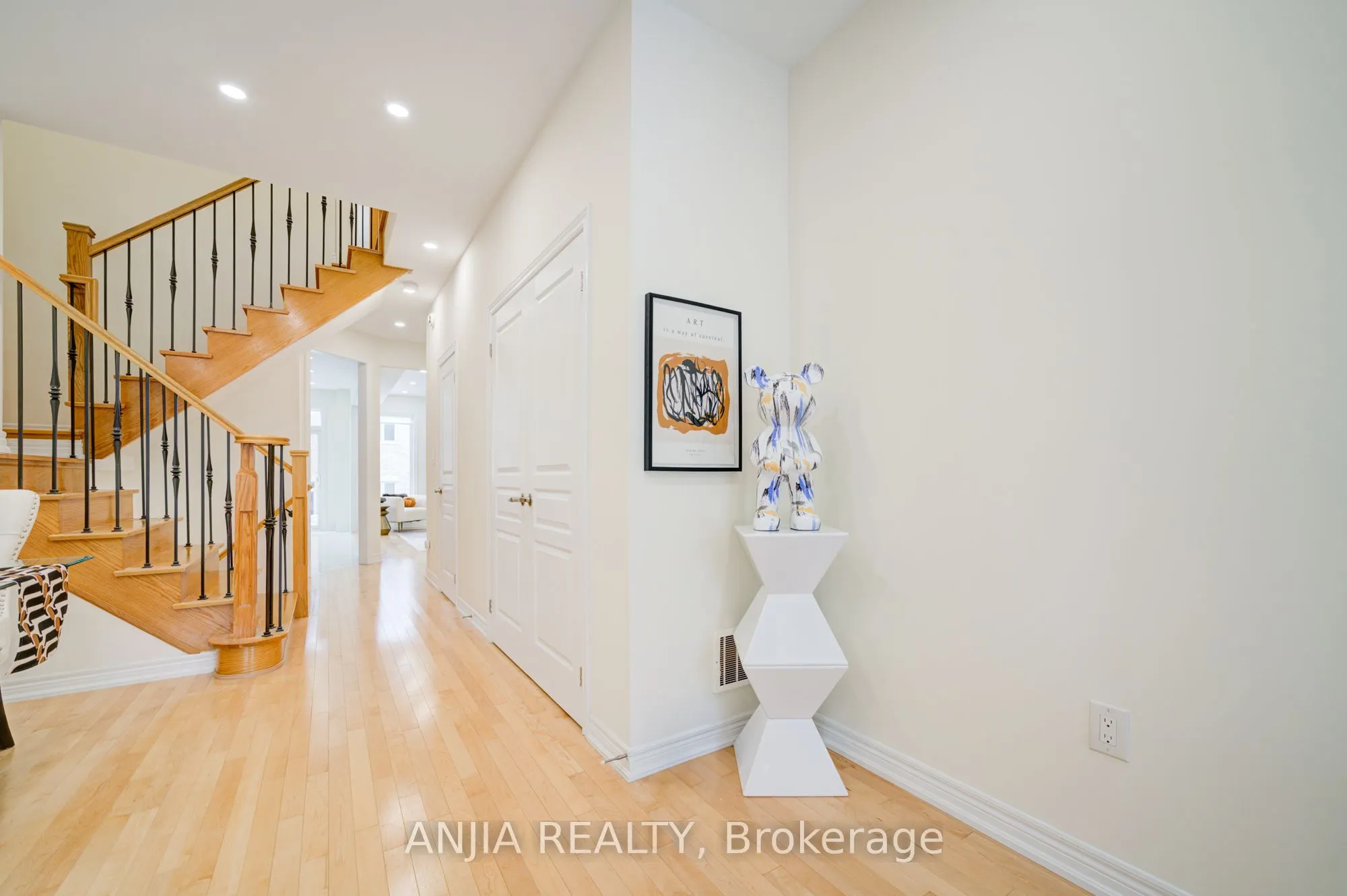 8 Wagner Drive