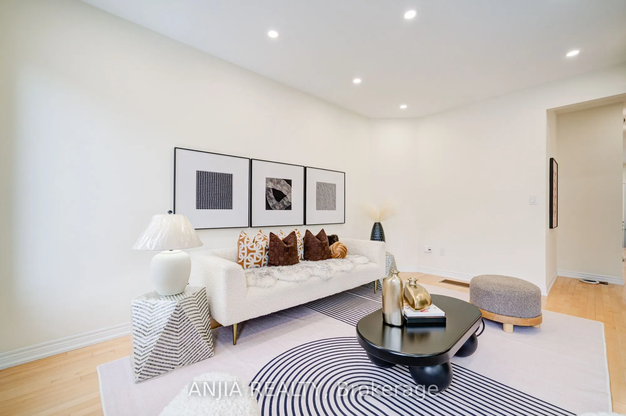 8 Wagner Drive