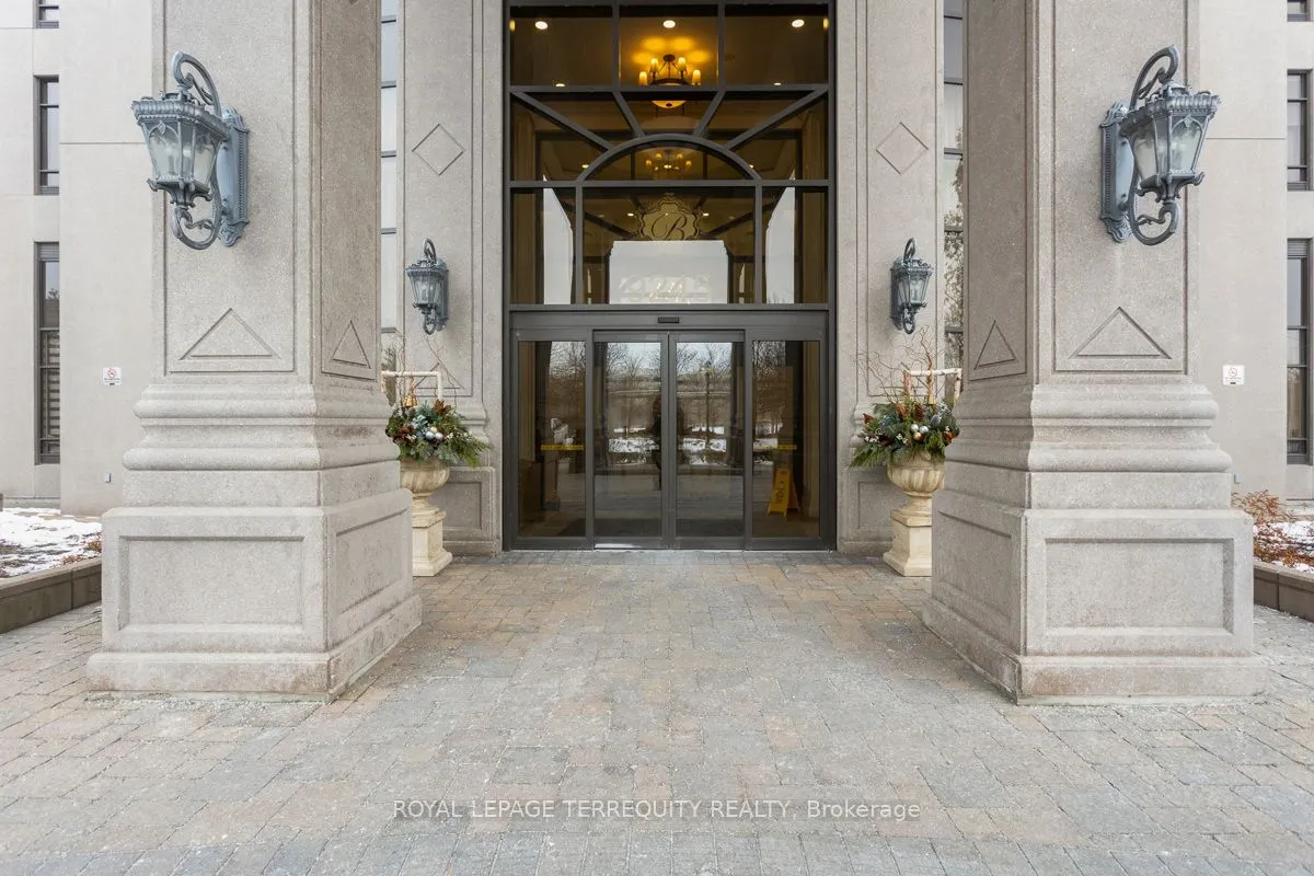 9245 Jane Street, #1015