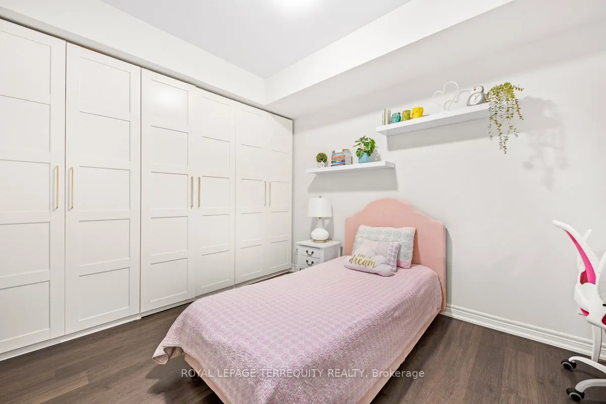 9245 Jane Street, #1015