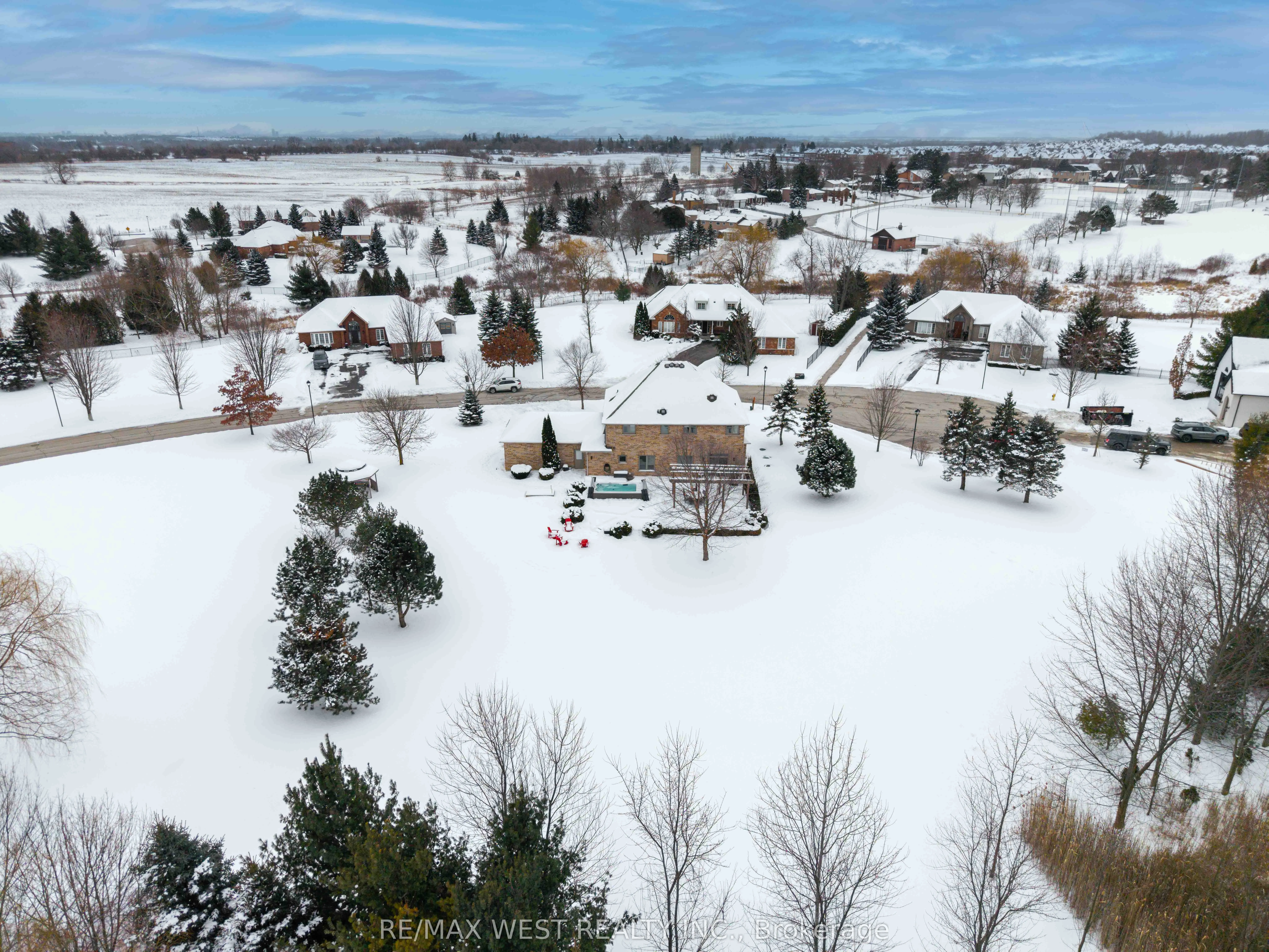 10 Farmcrest Court