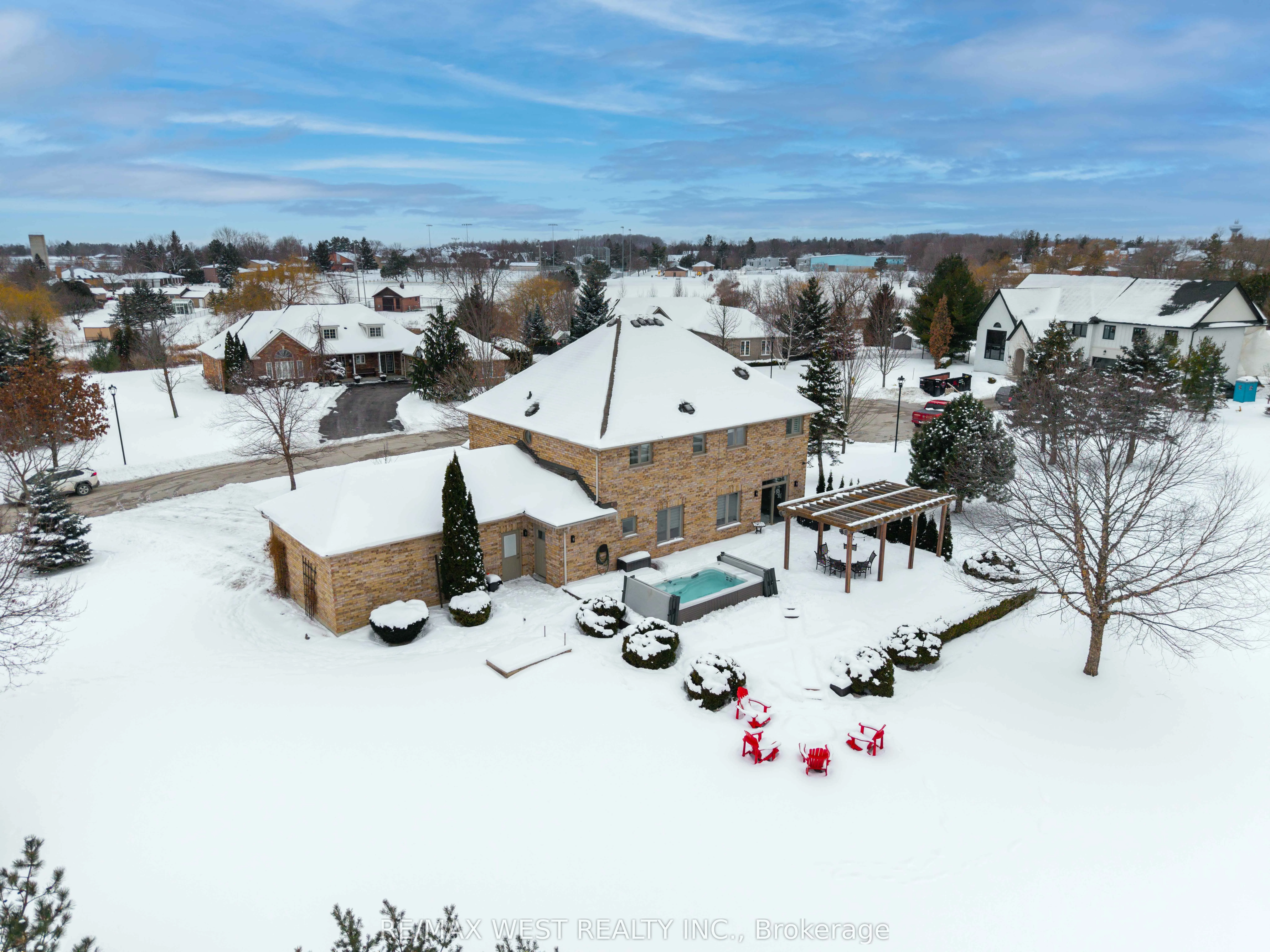 10 Farmcrest Court
