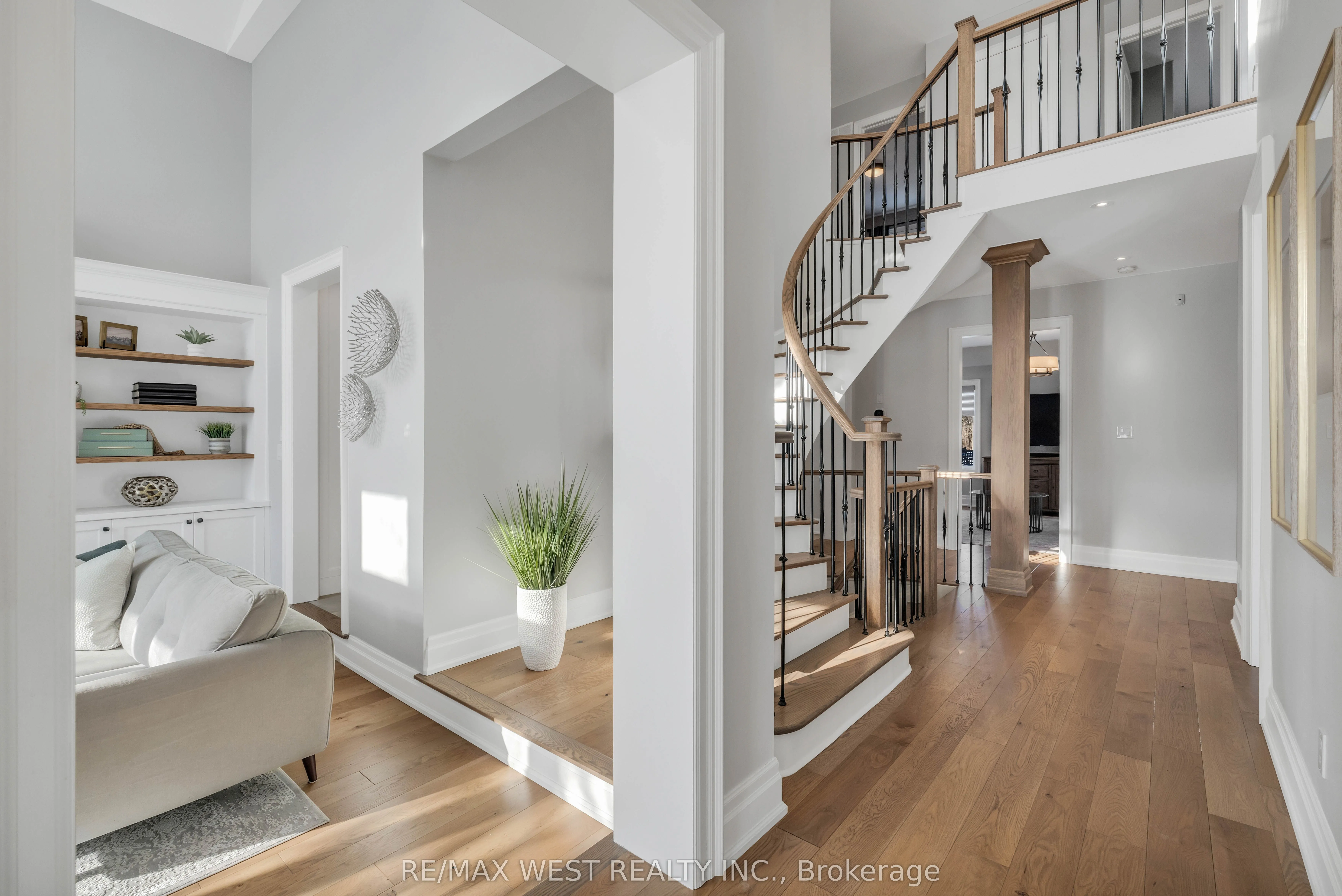 10 Farmcrest Court