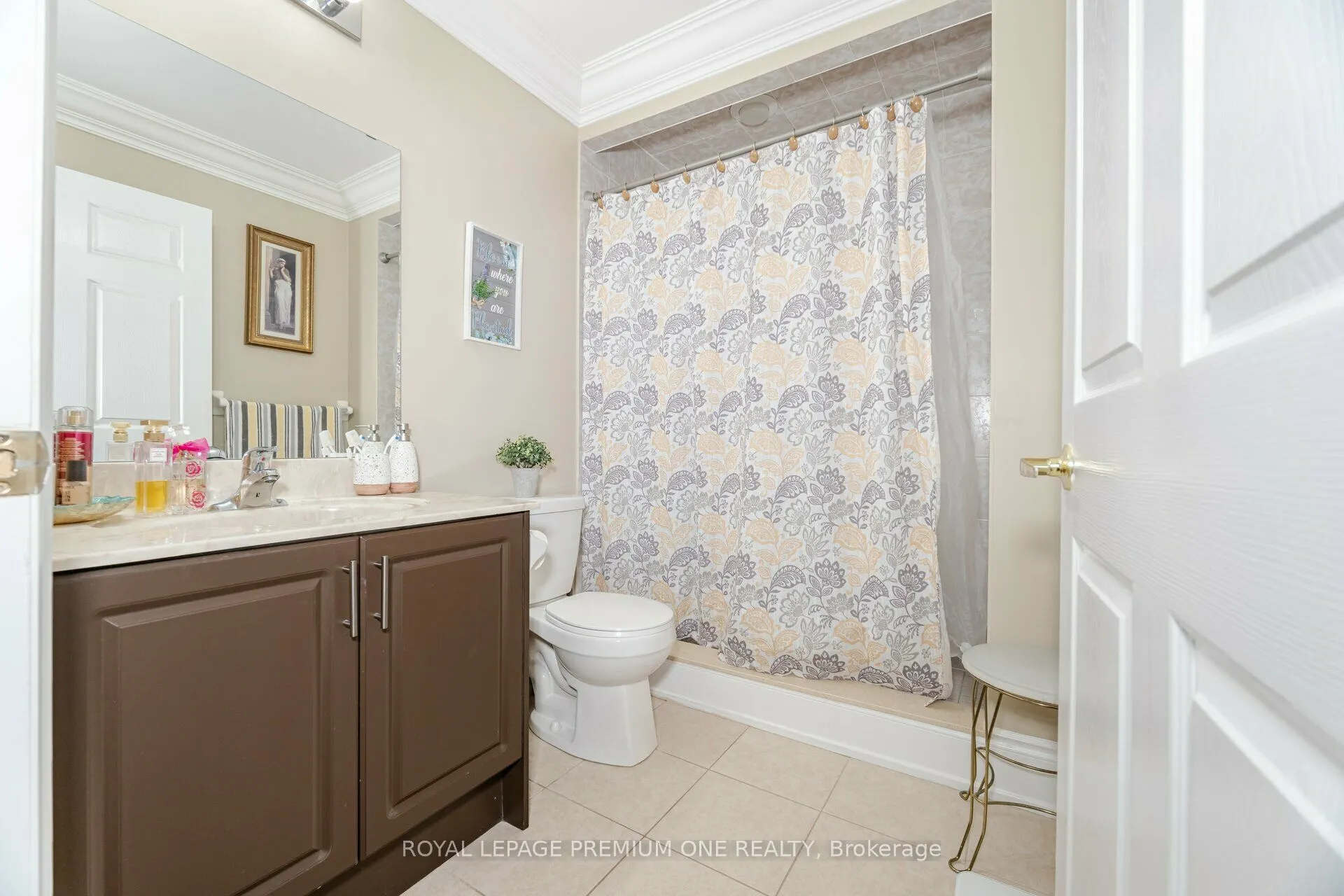 9451 Jane Street, #210