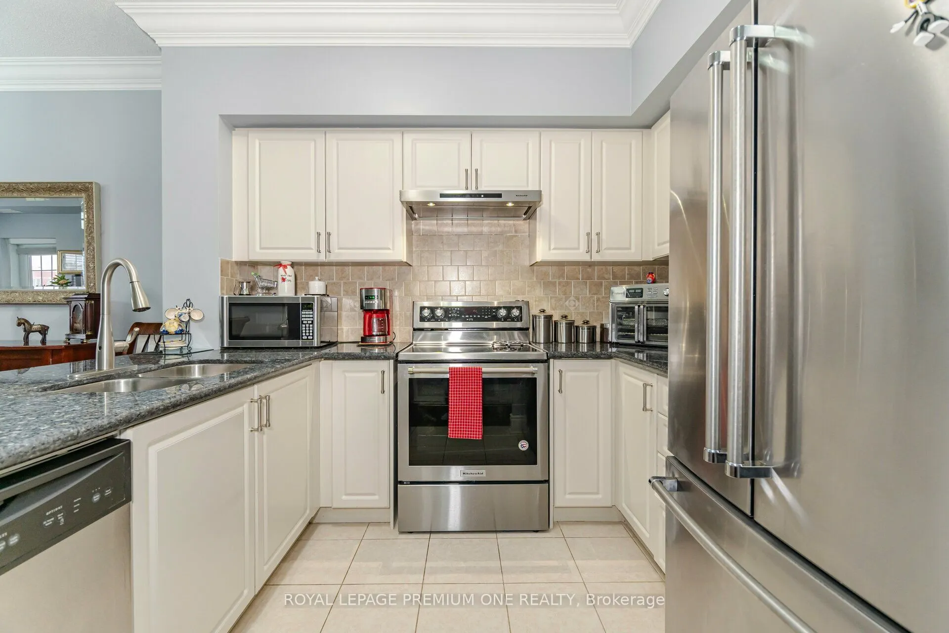 9451 Jane Street, #210