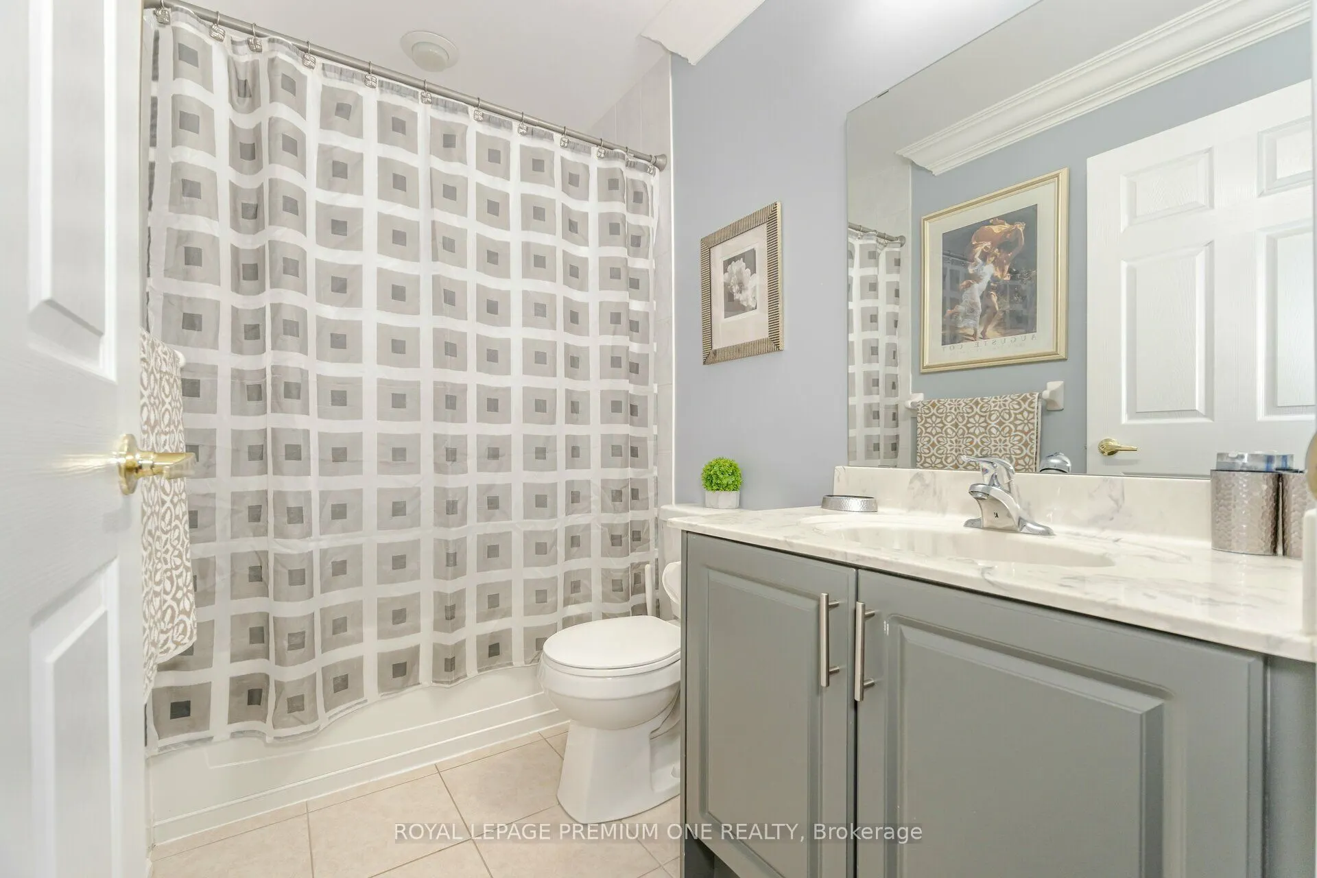 9451 Jane Street, #210