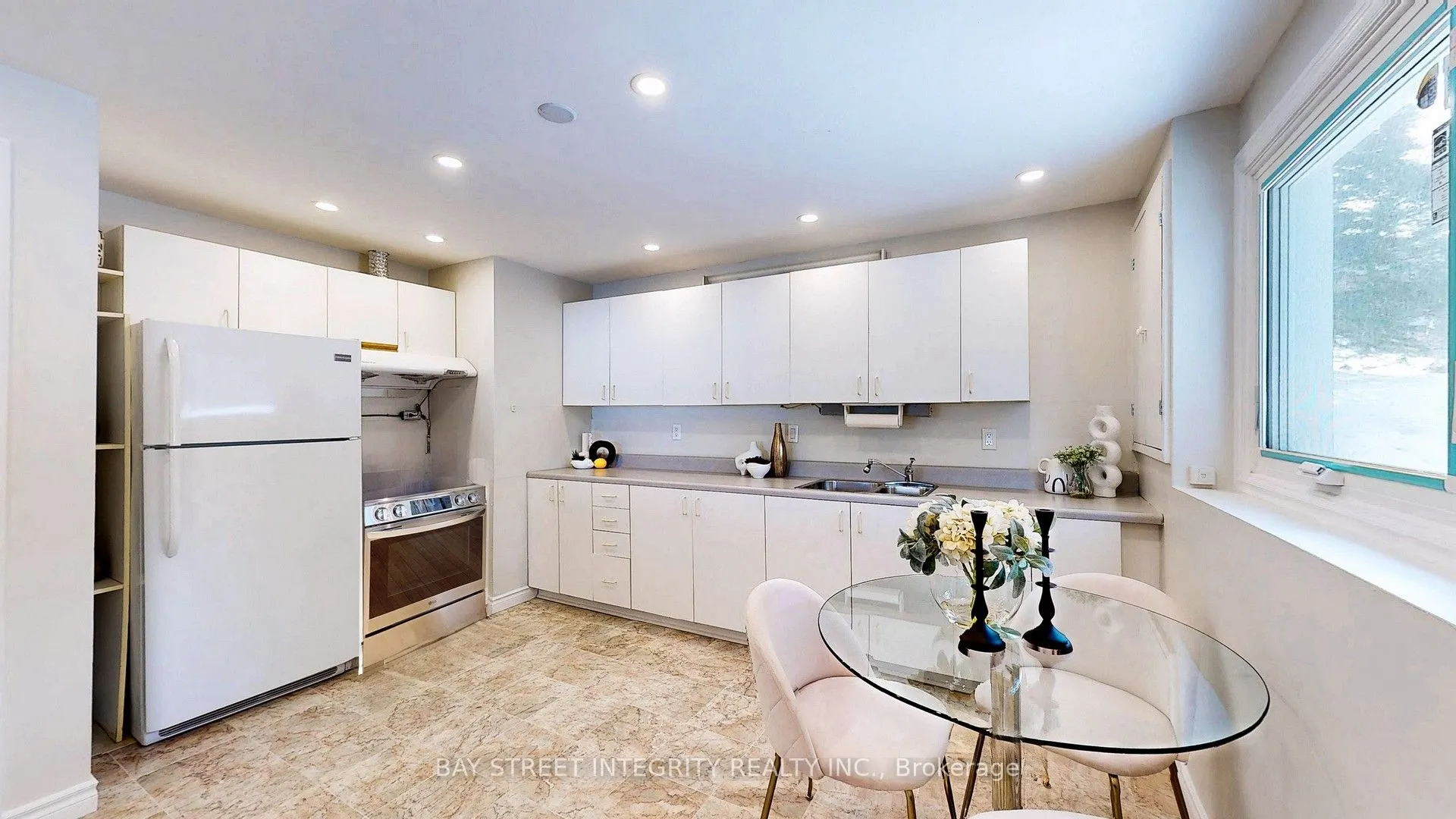 5919 Lakeshore Road