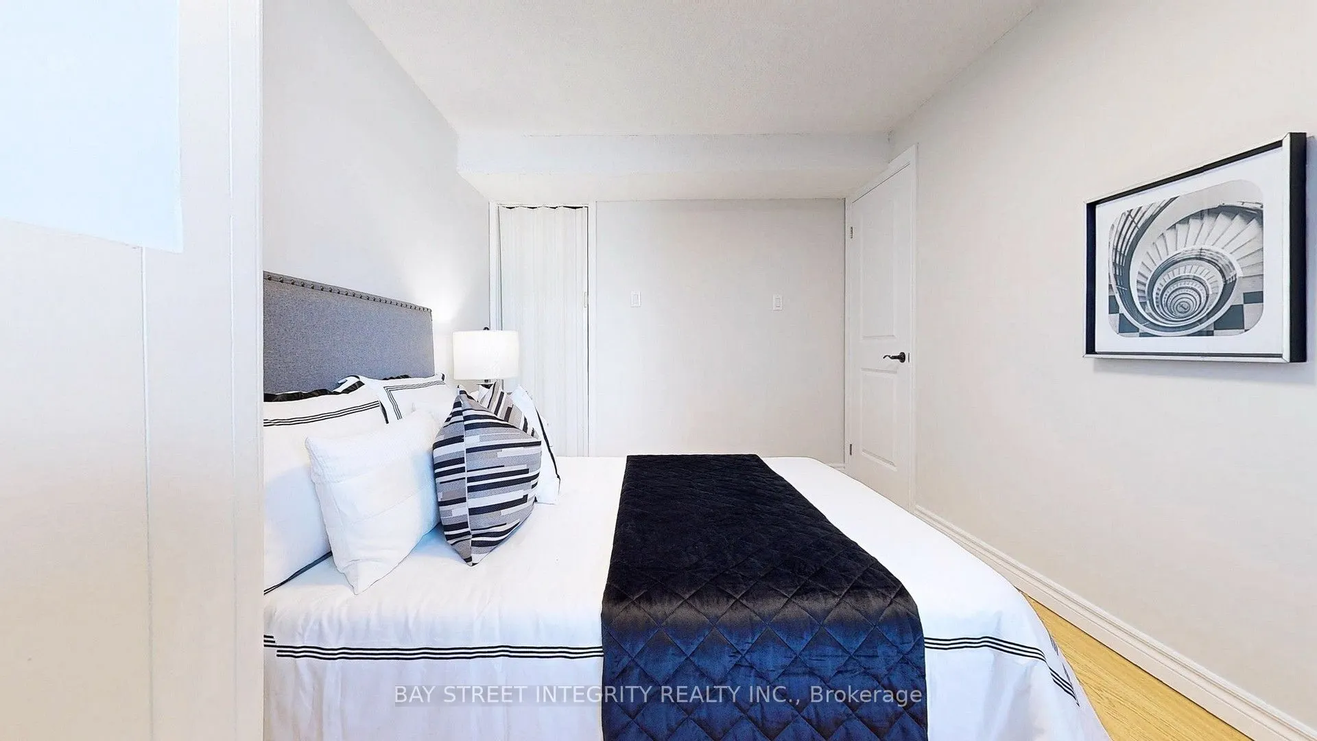 5919 Lakeshore Road