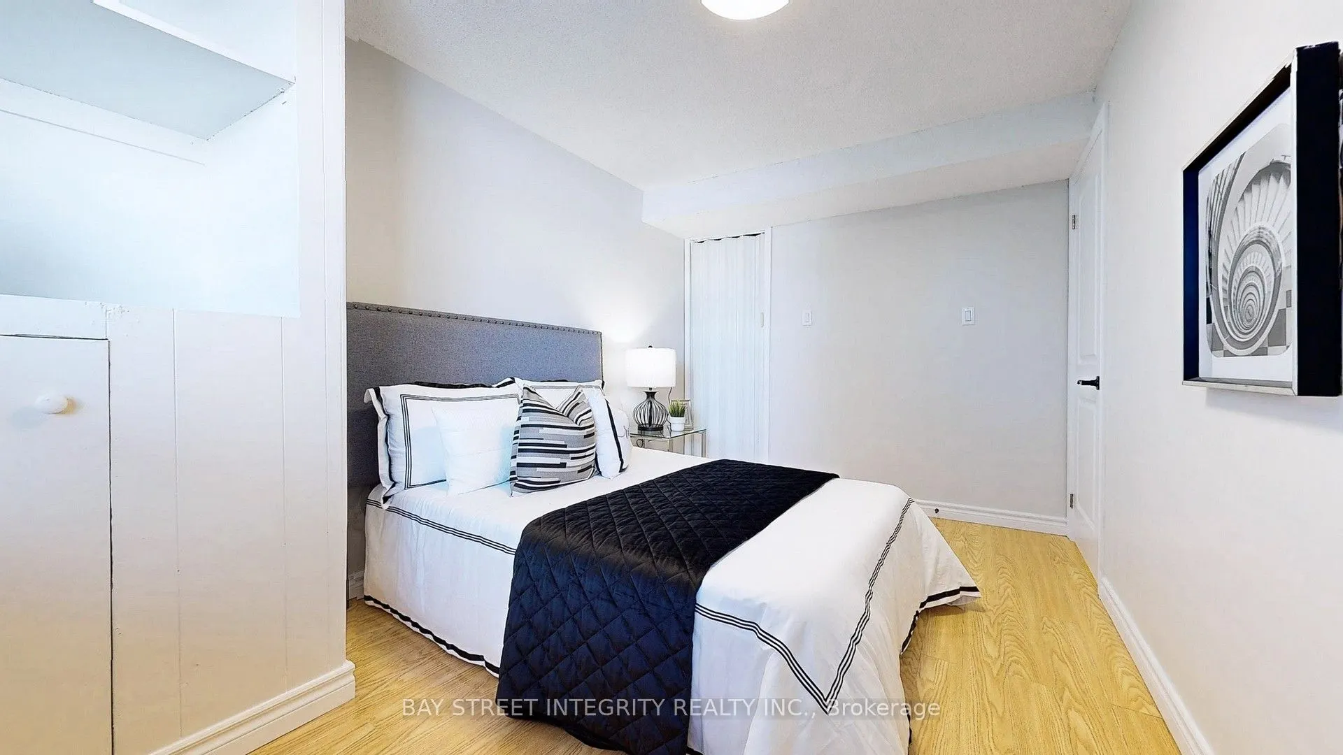 5919 Lakeshore Road