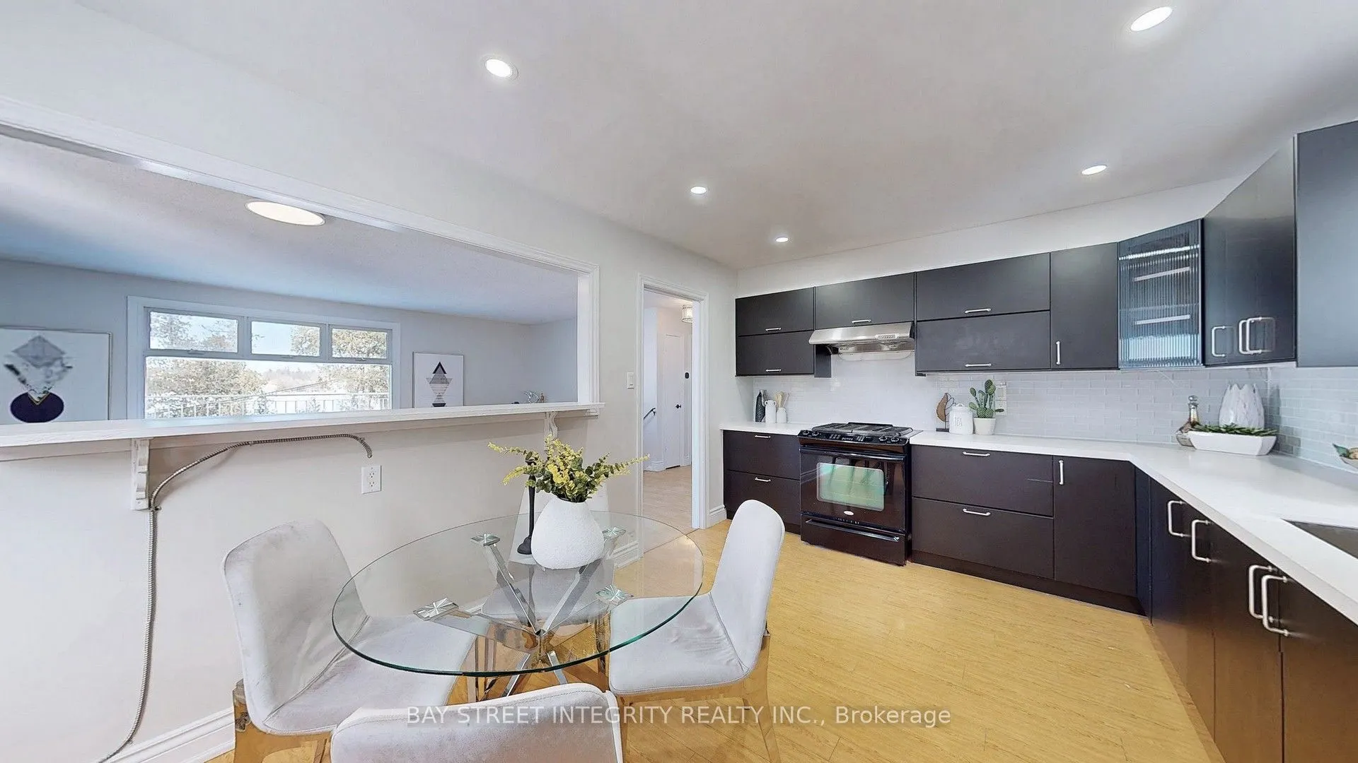 5919 Lakeshore Road
