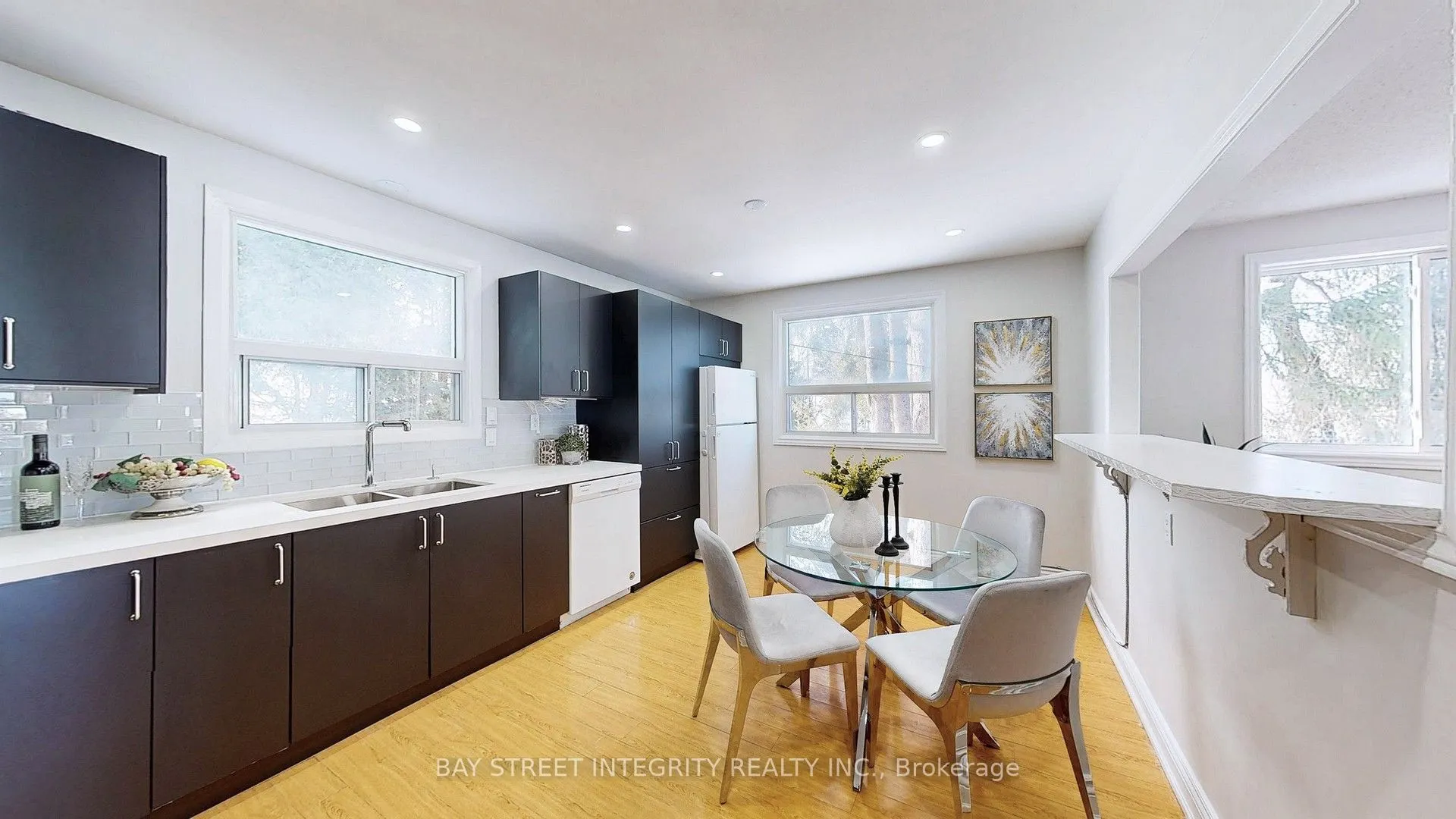 5919 Lakeshore Road