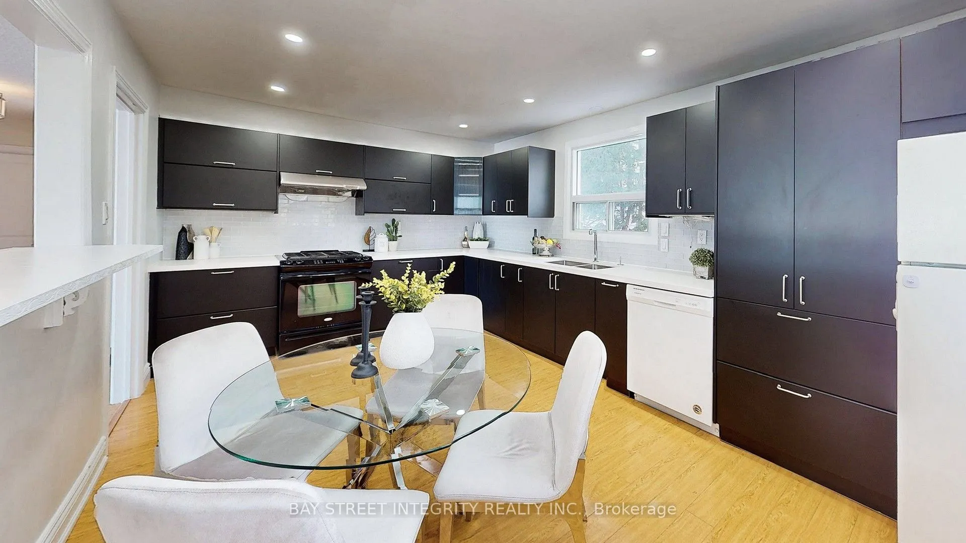 5919 Lakeshore Road