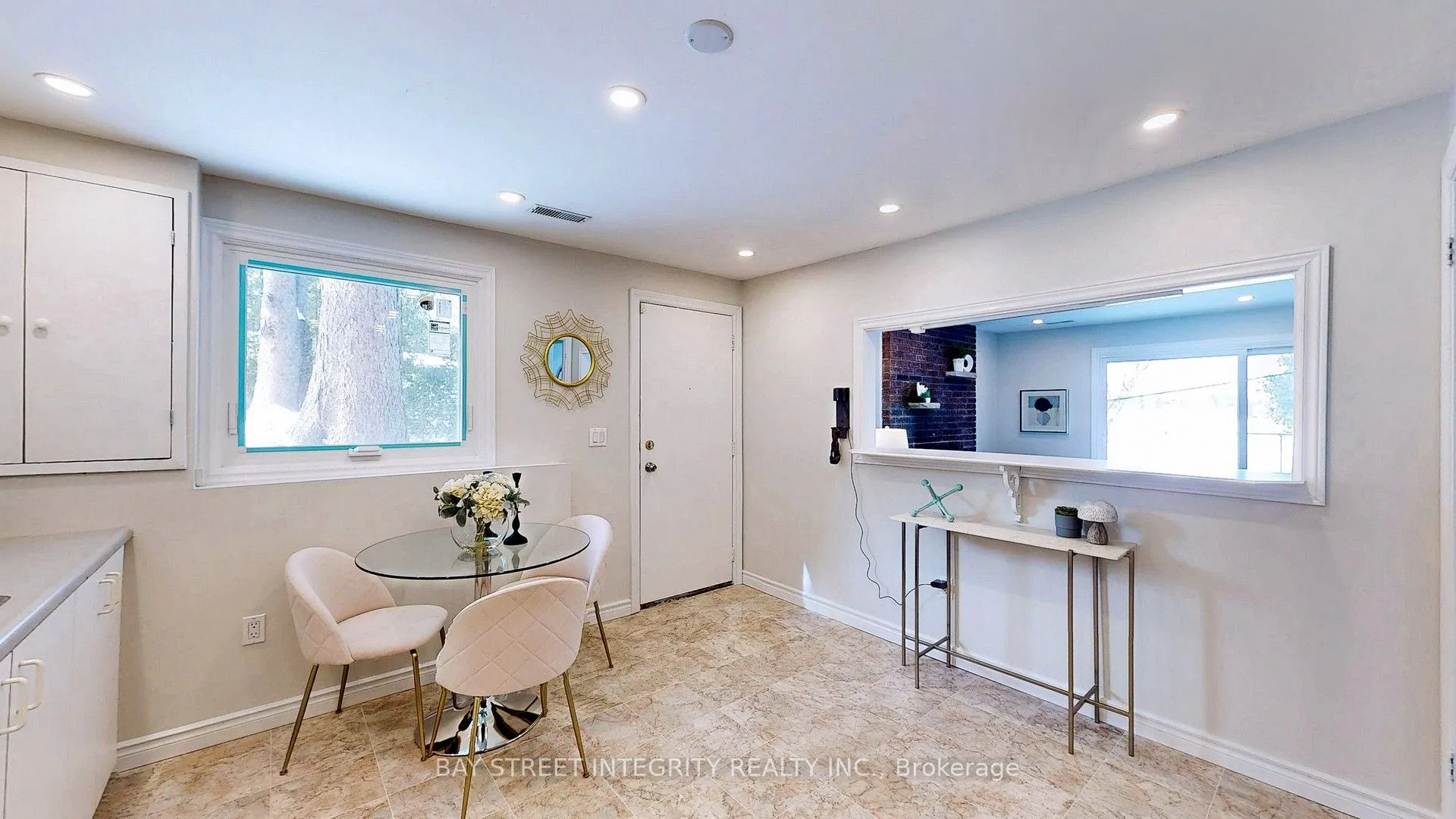 5919 Lakeshore Road