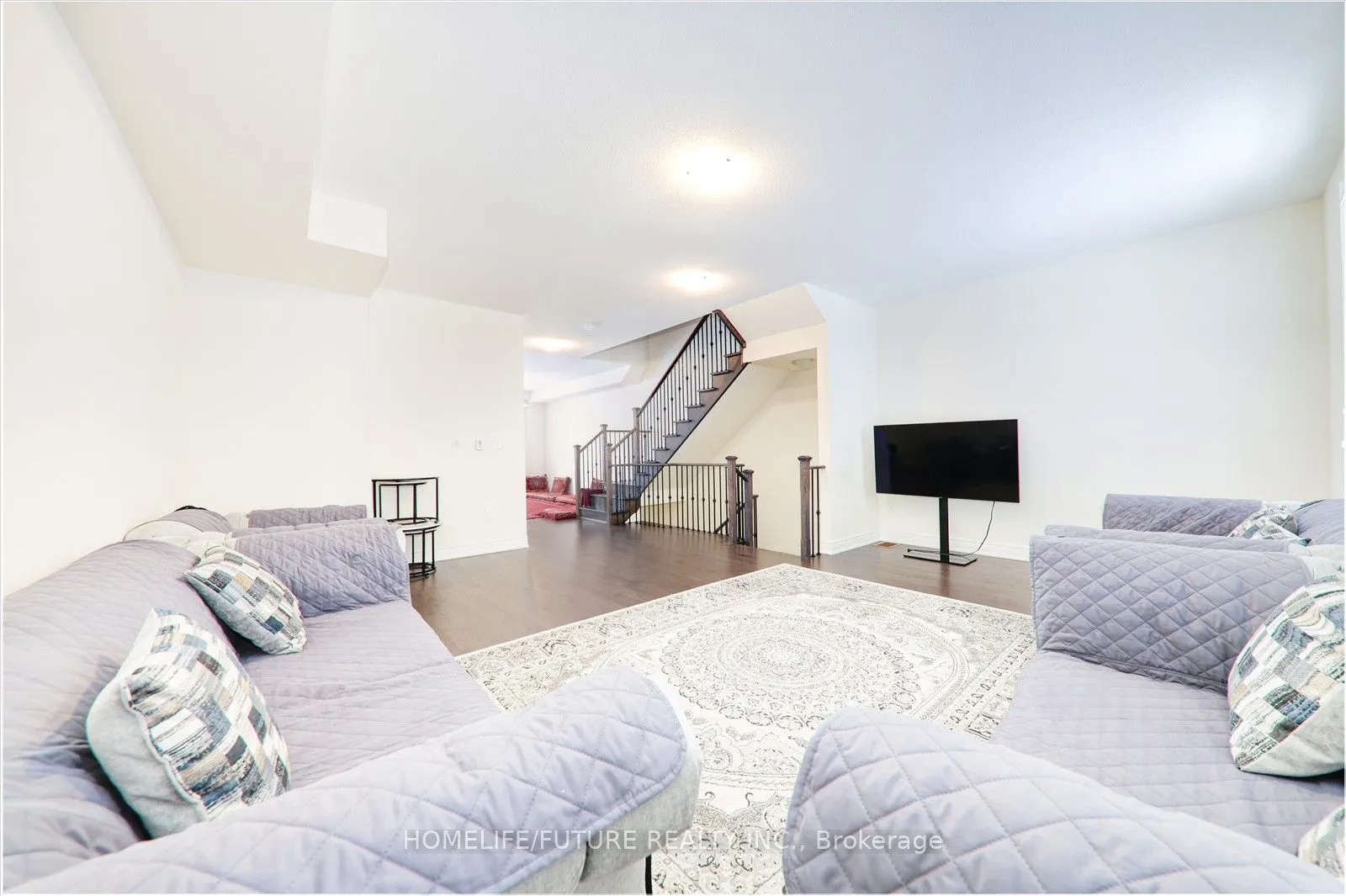 8 Andress Way