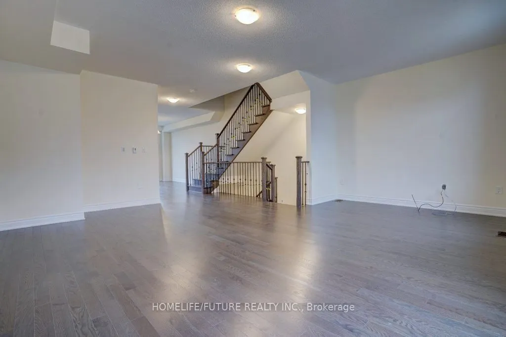 8 Andress Way