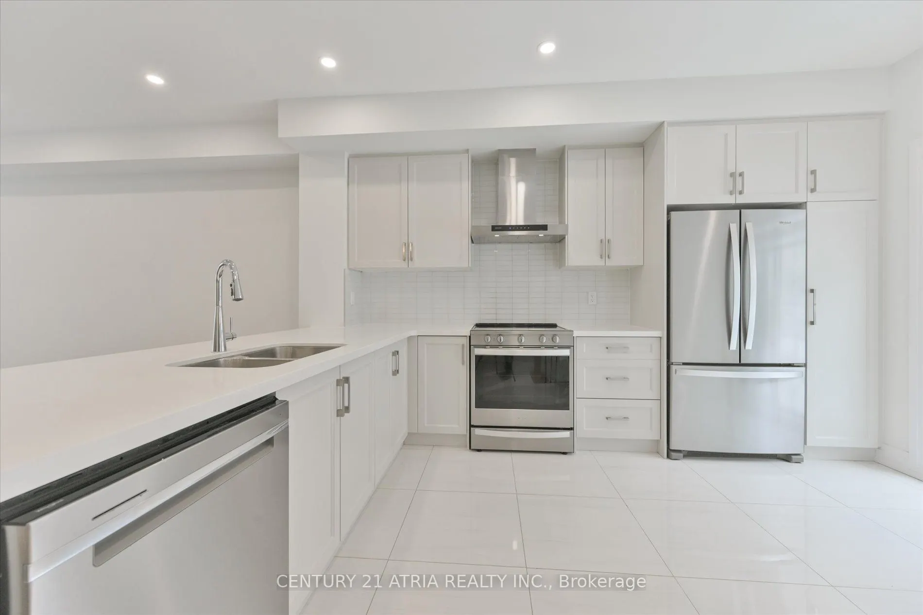 106 Clippers Crescent