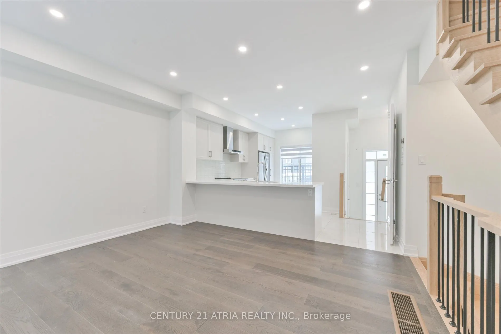 106 Clippers Crescent