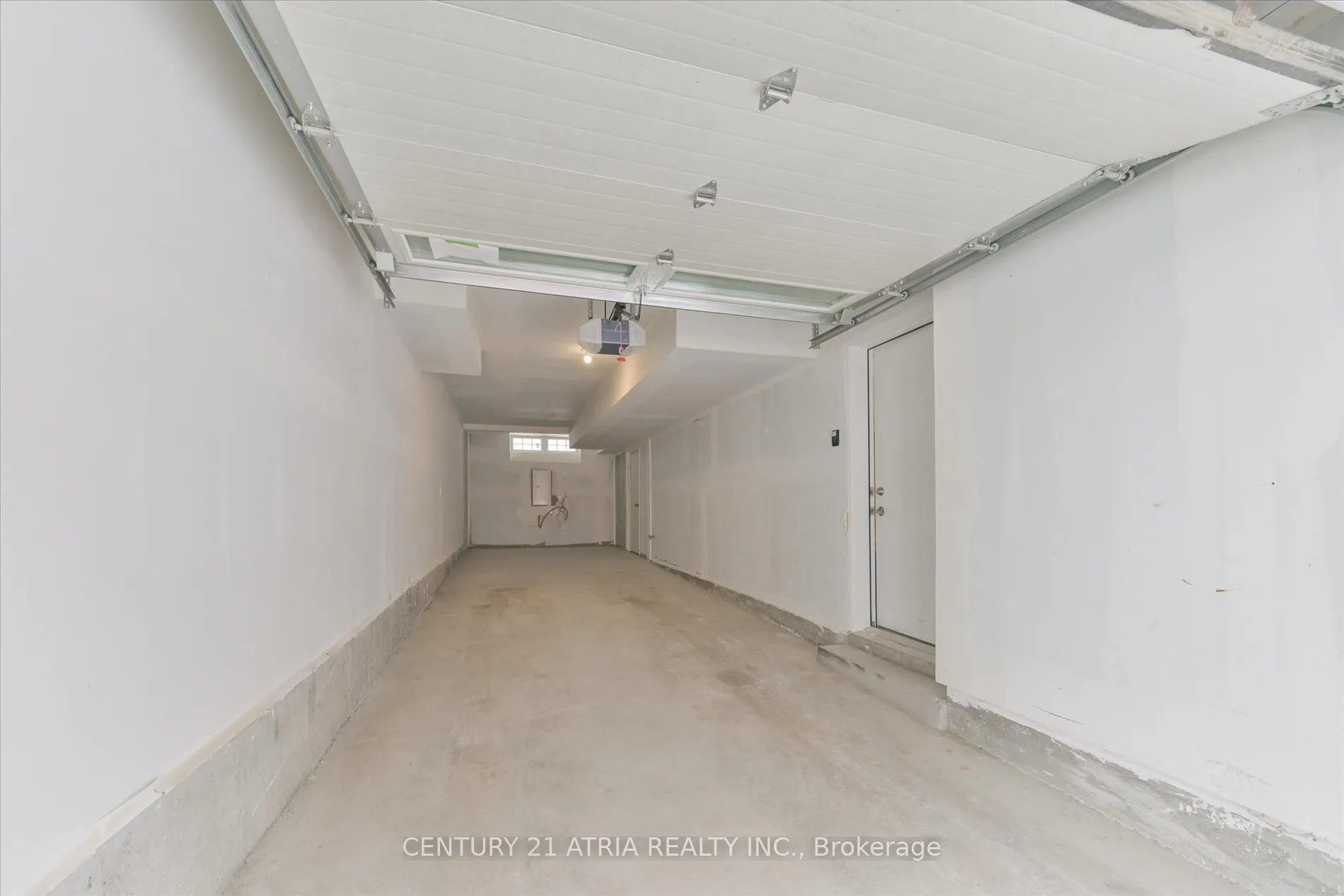 106 Clippers Crescent