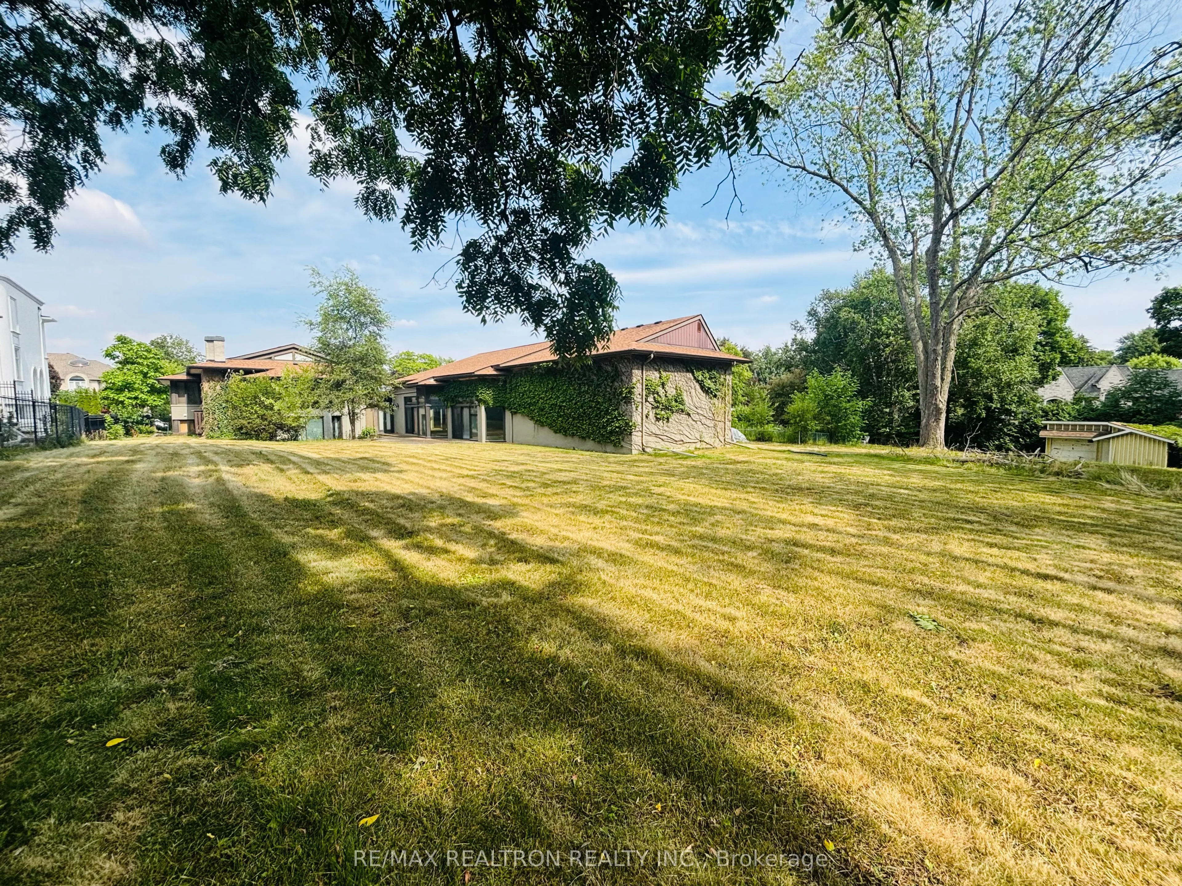 10 Thornbank Road