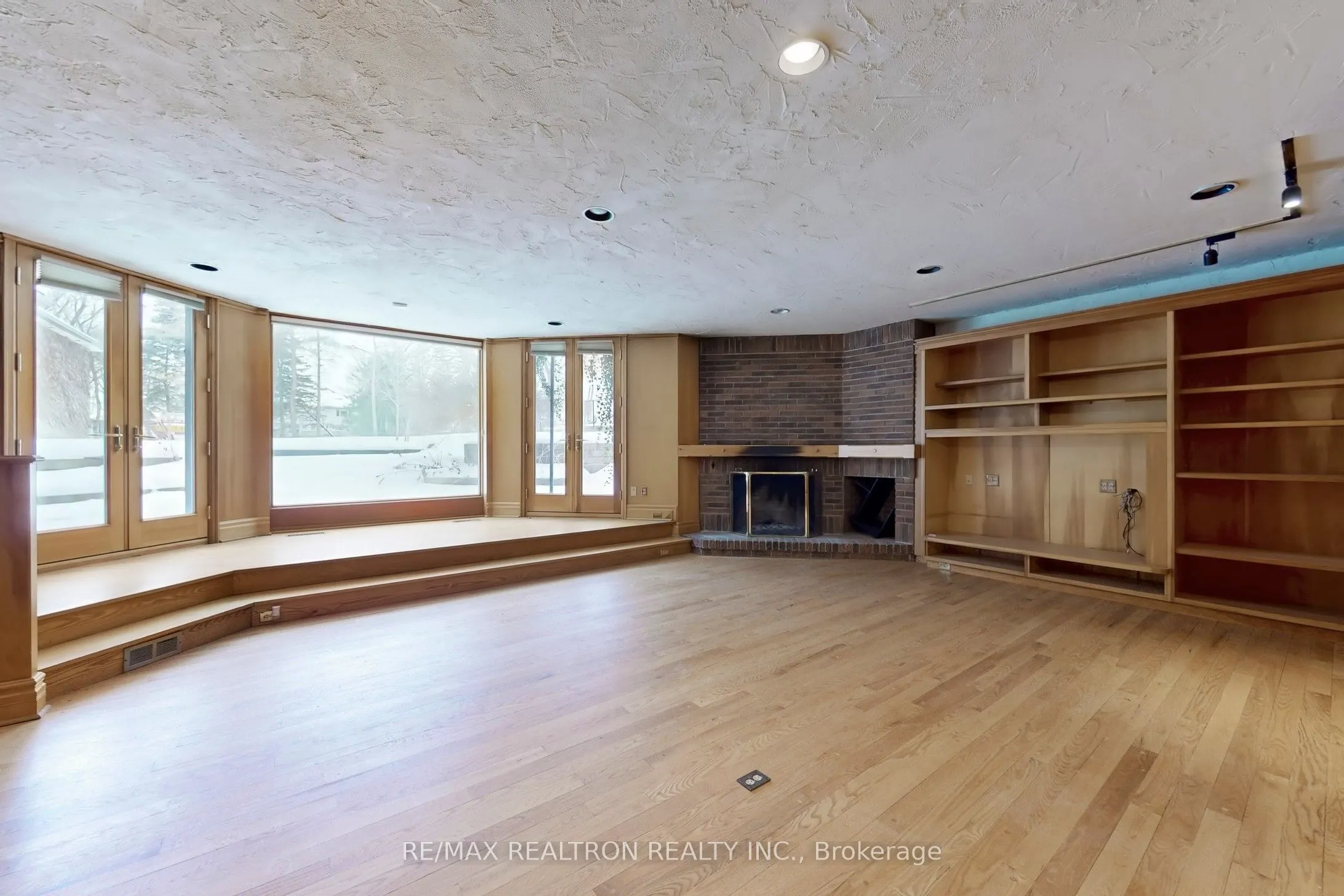 10 Thornbank Road