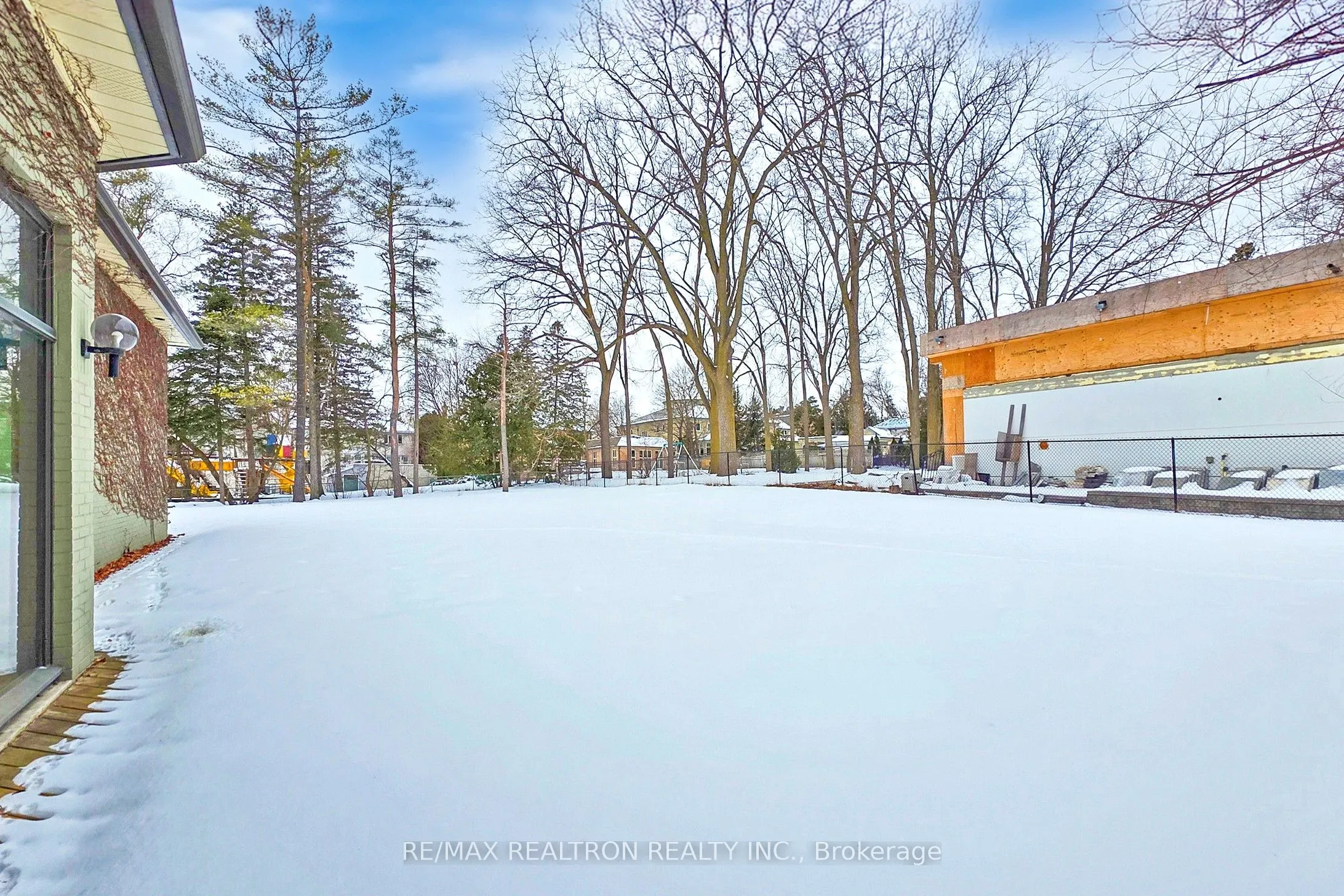 10 Thornbank Road