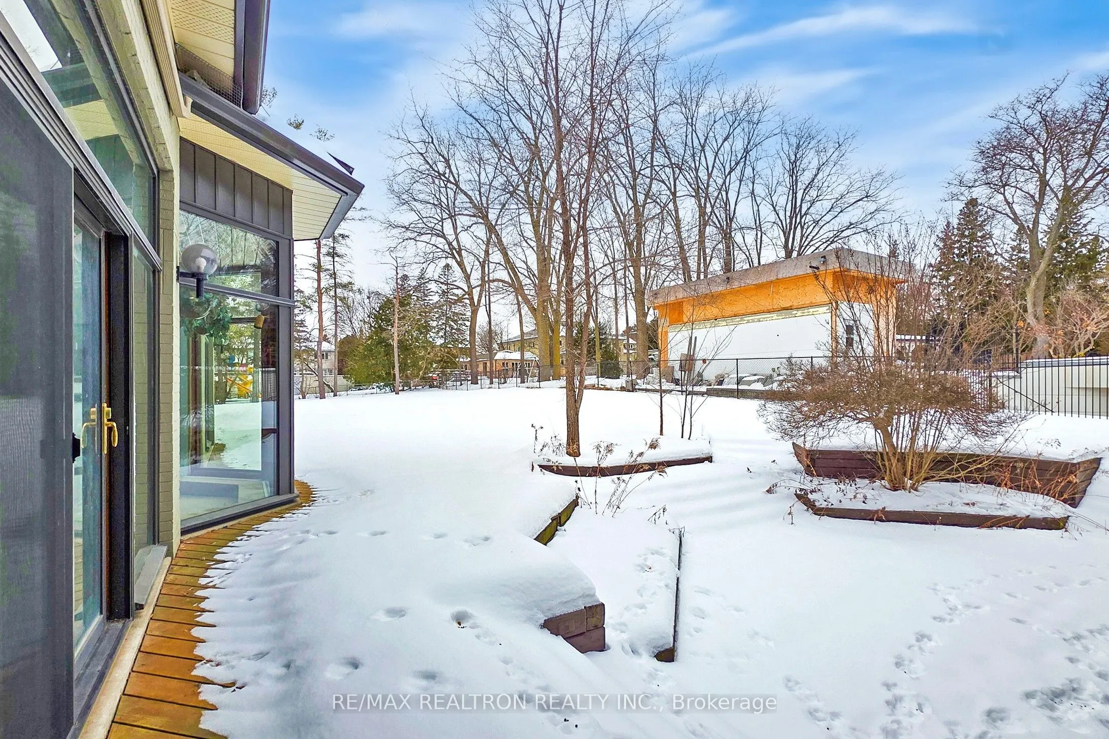 10 Thornbank Road