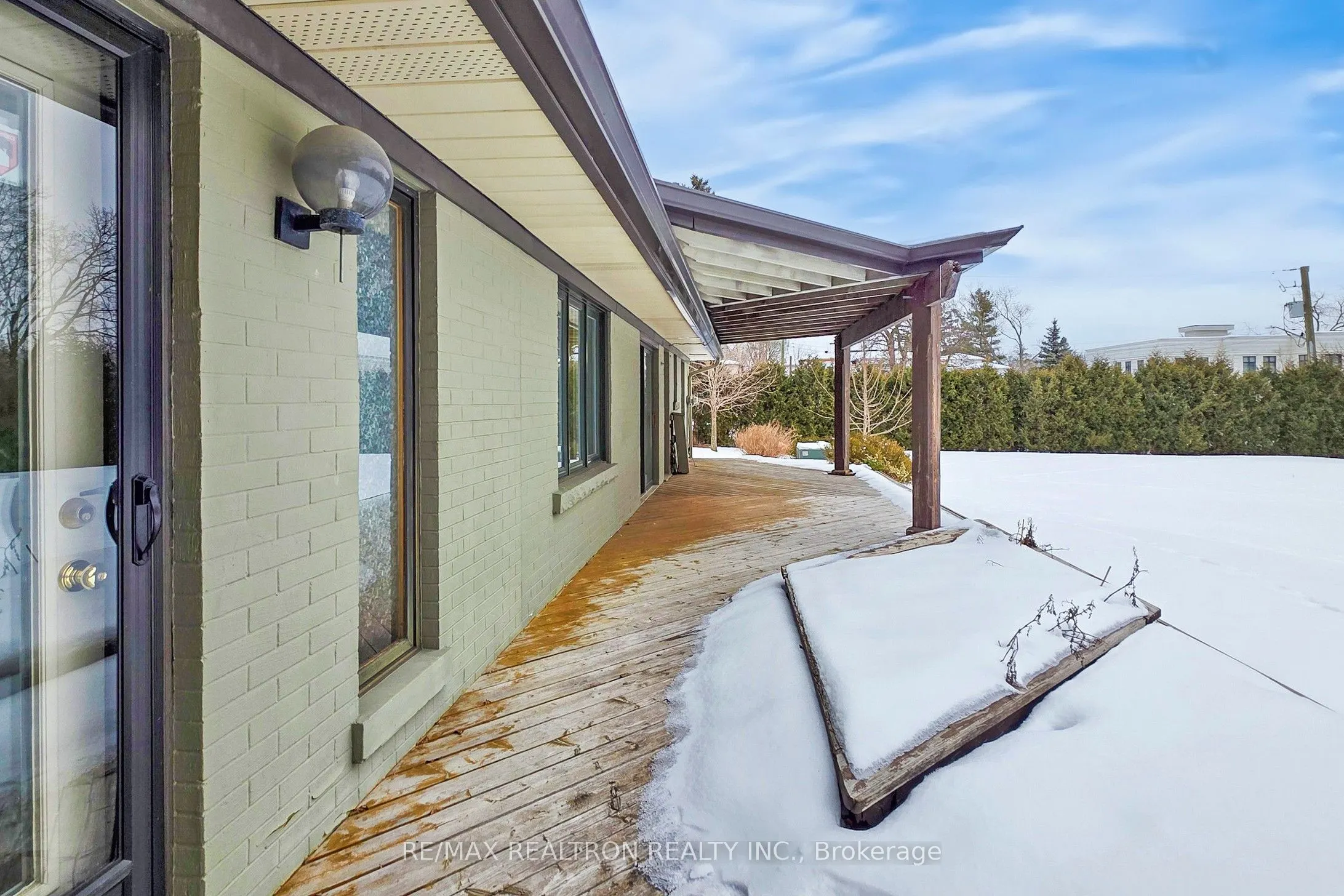 10 Thornbank Road