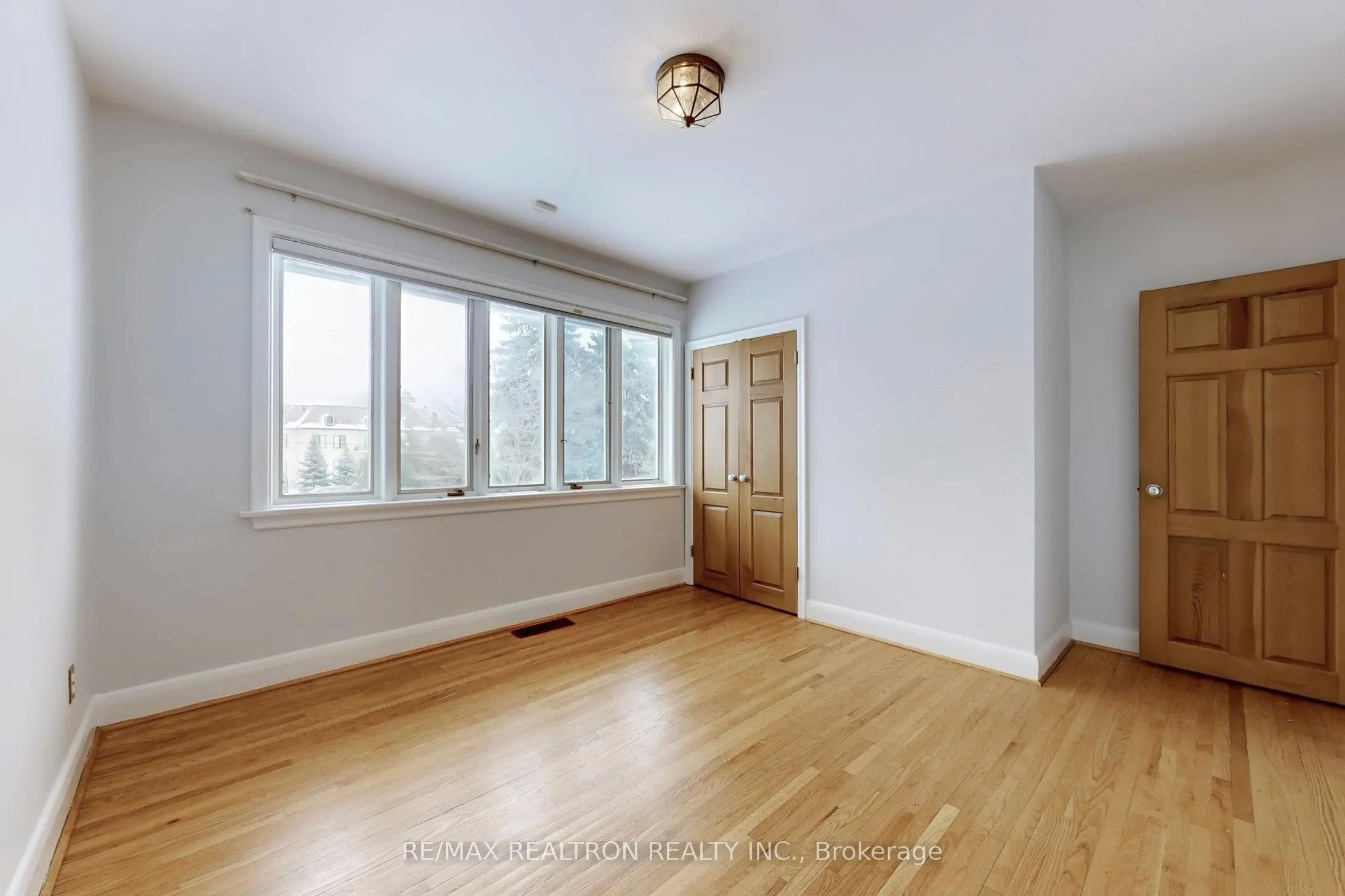 10 Thornbank Road