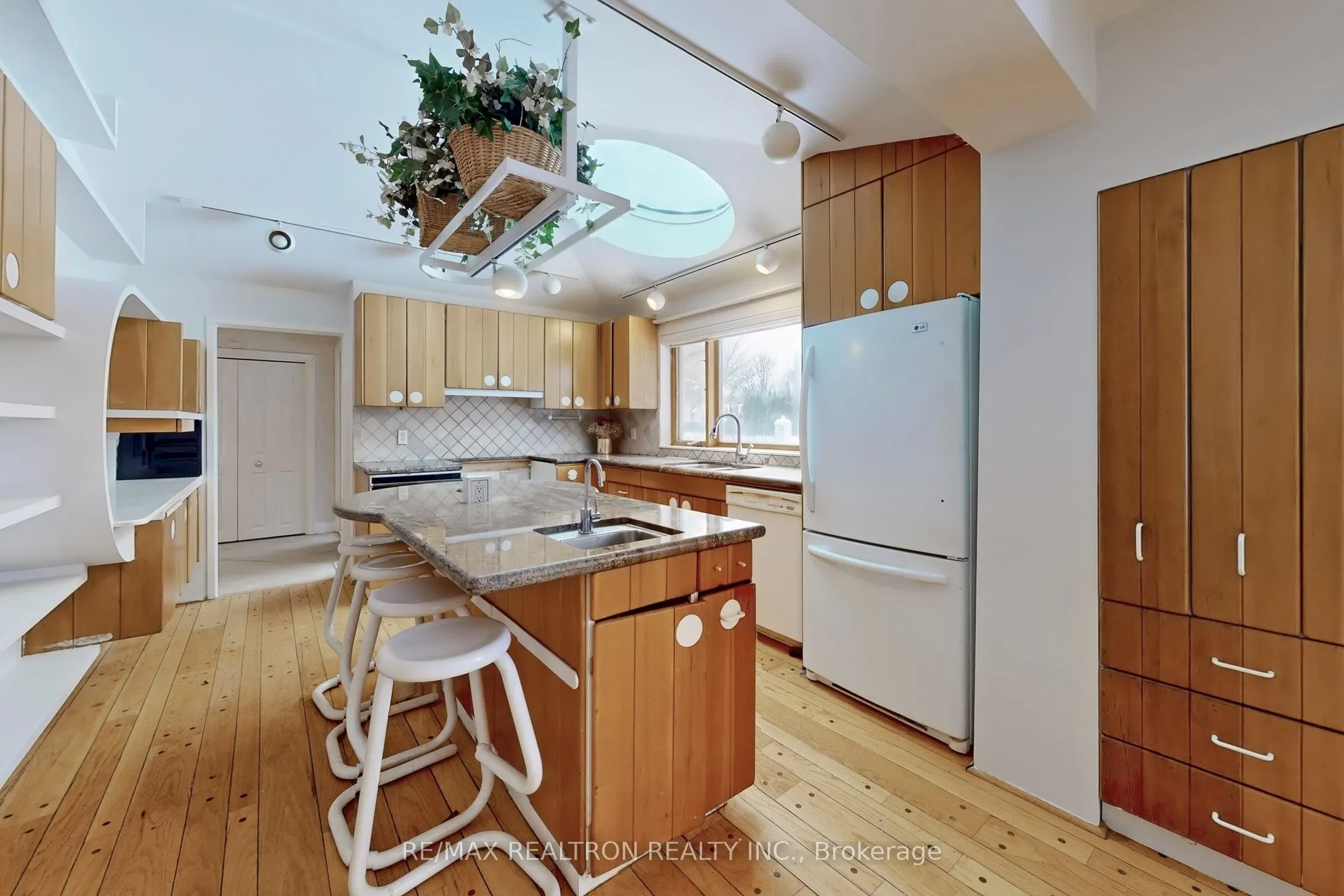 10 Thornbank Road