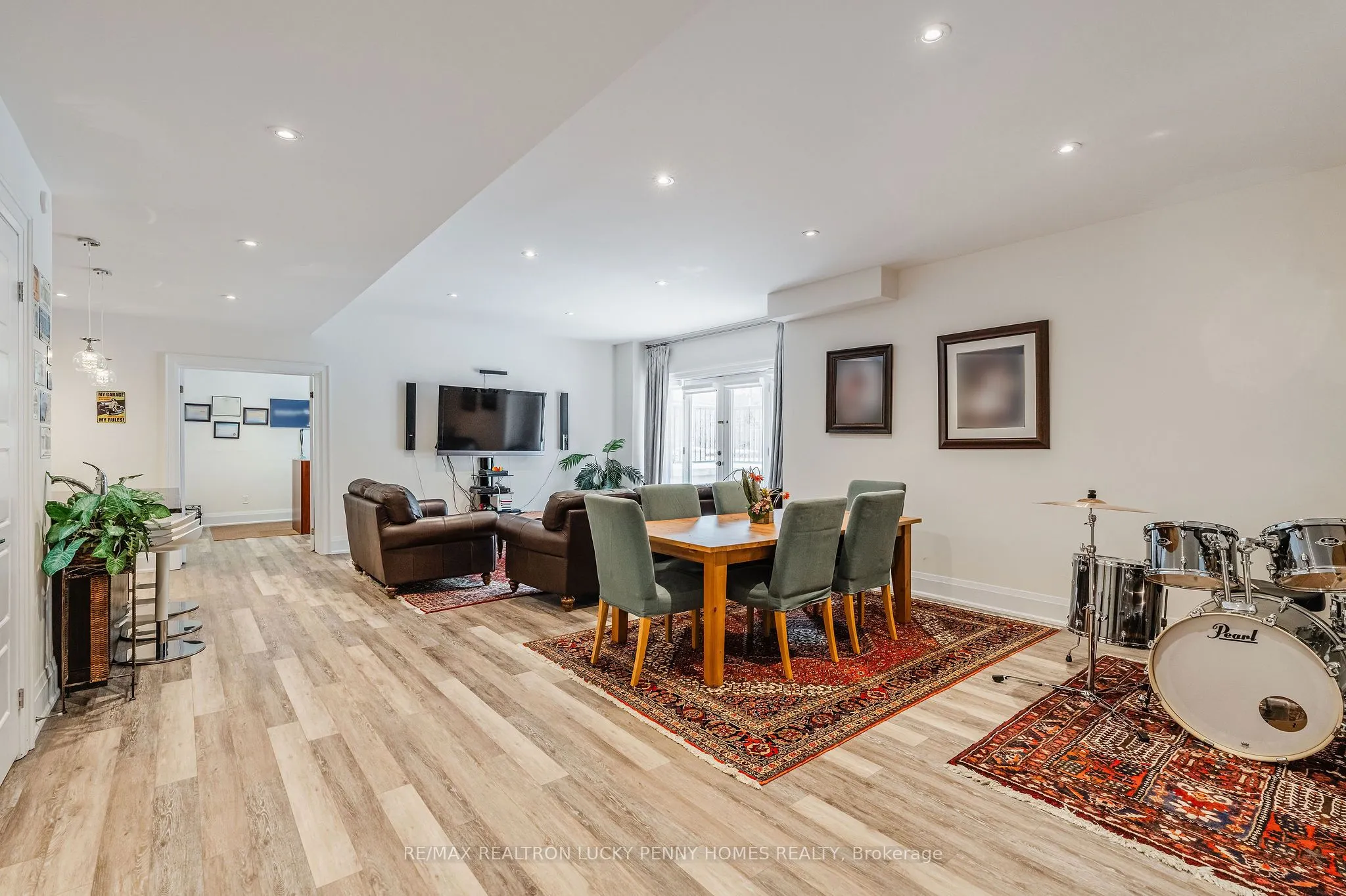 17 Petrolia Court