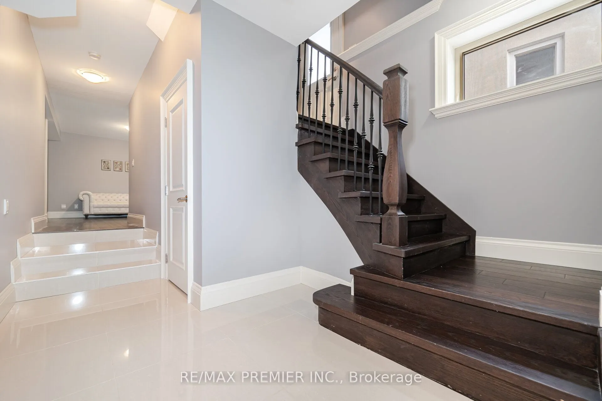 28 Ellerby Square N