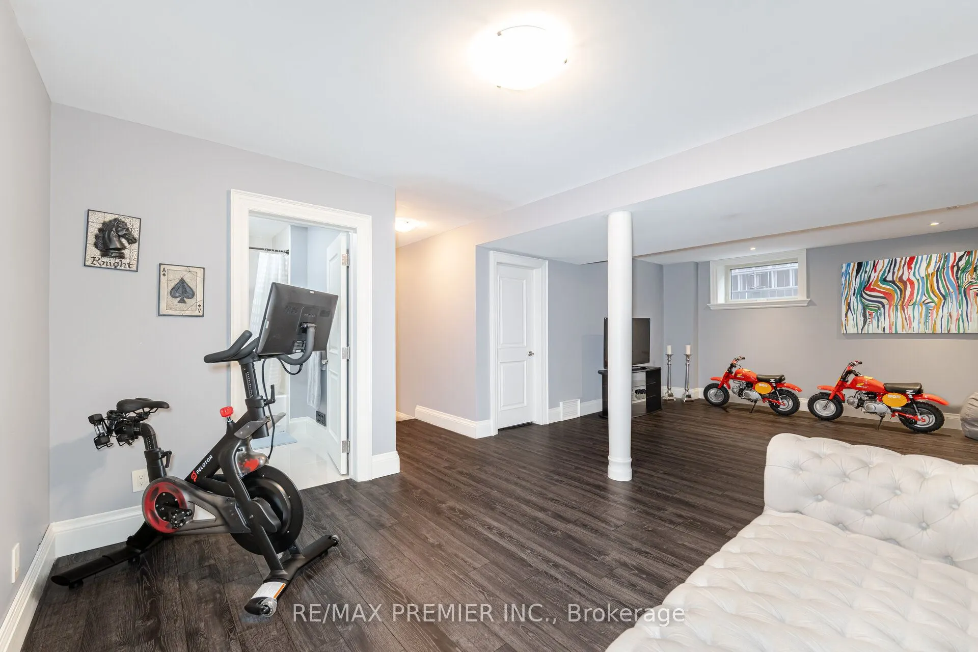 28 Ellerby Square N