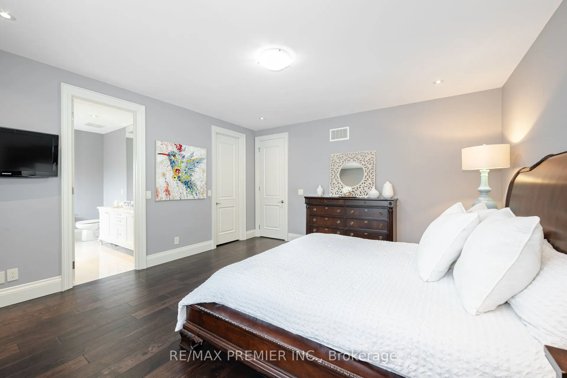 28 Ellerby Square N