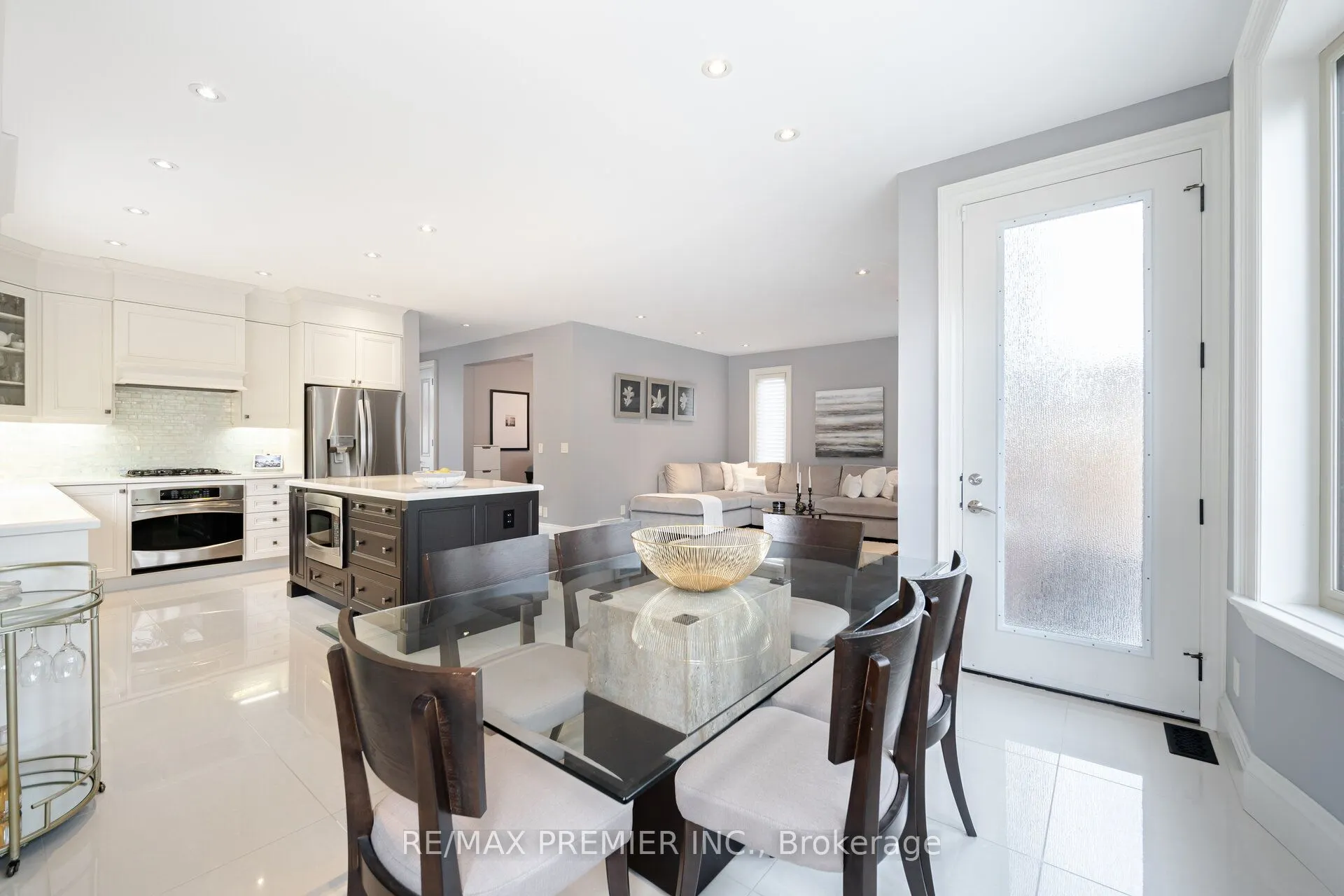 28 Ellerby Square N