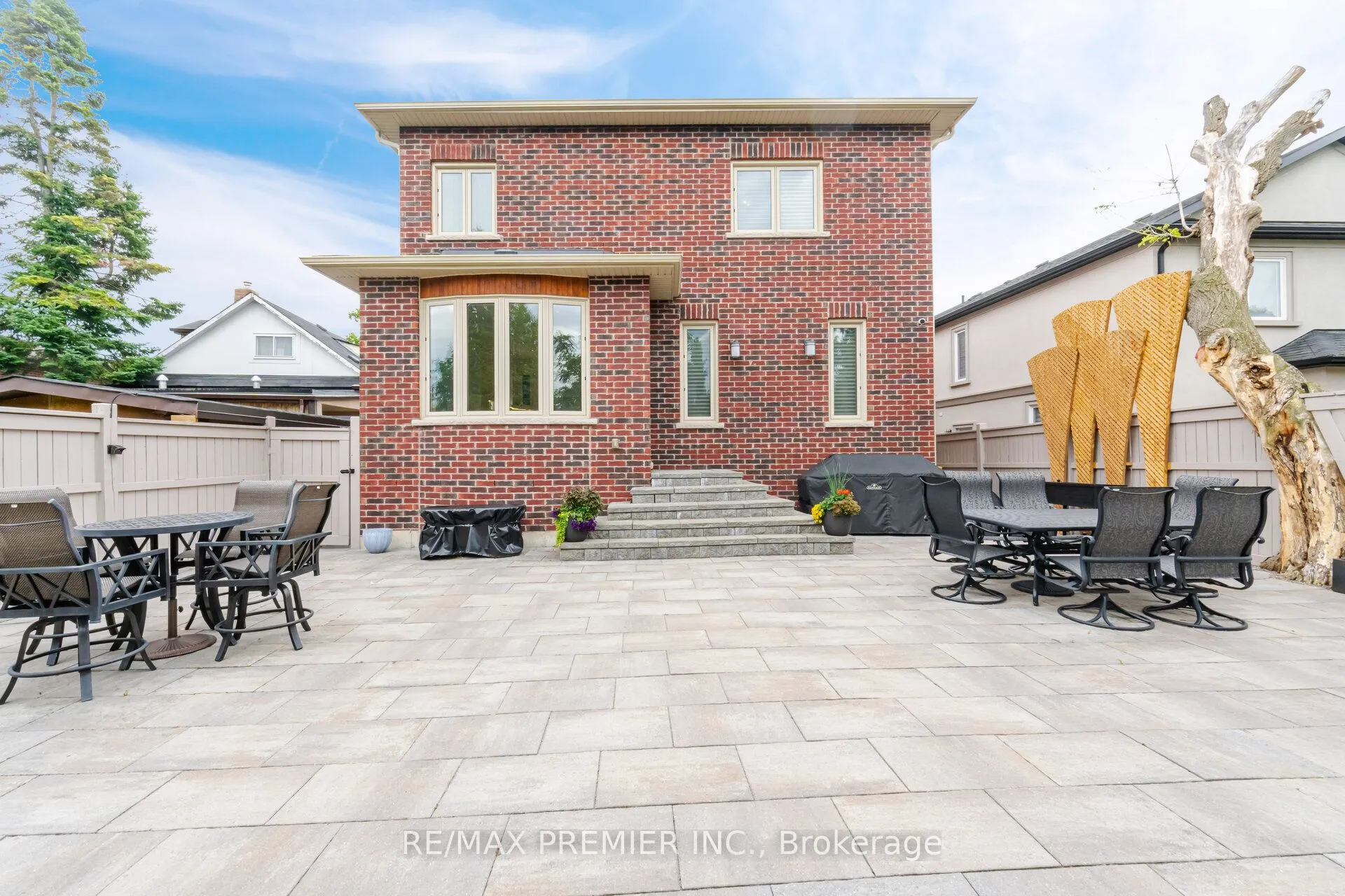 28 Ellerby Square N