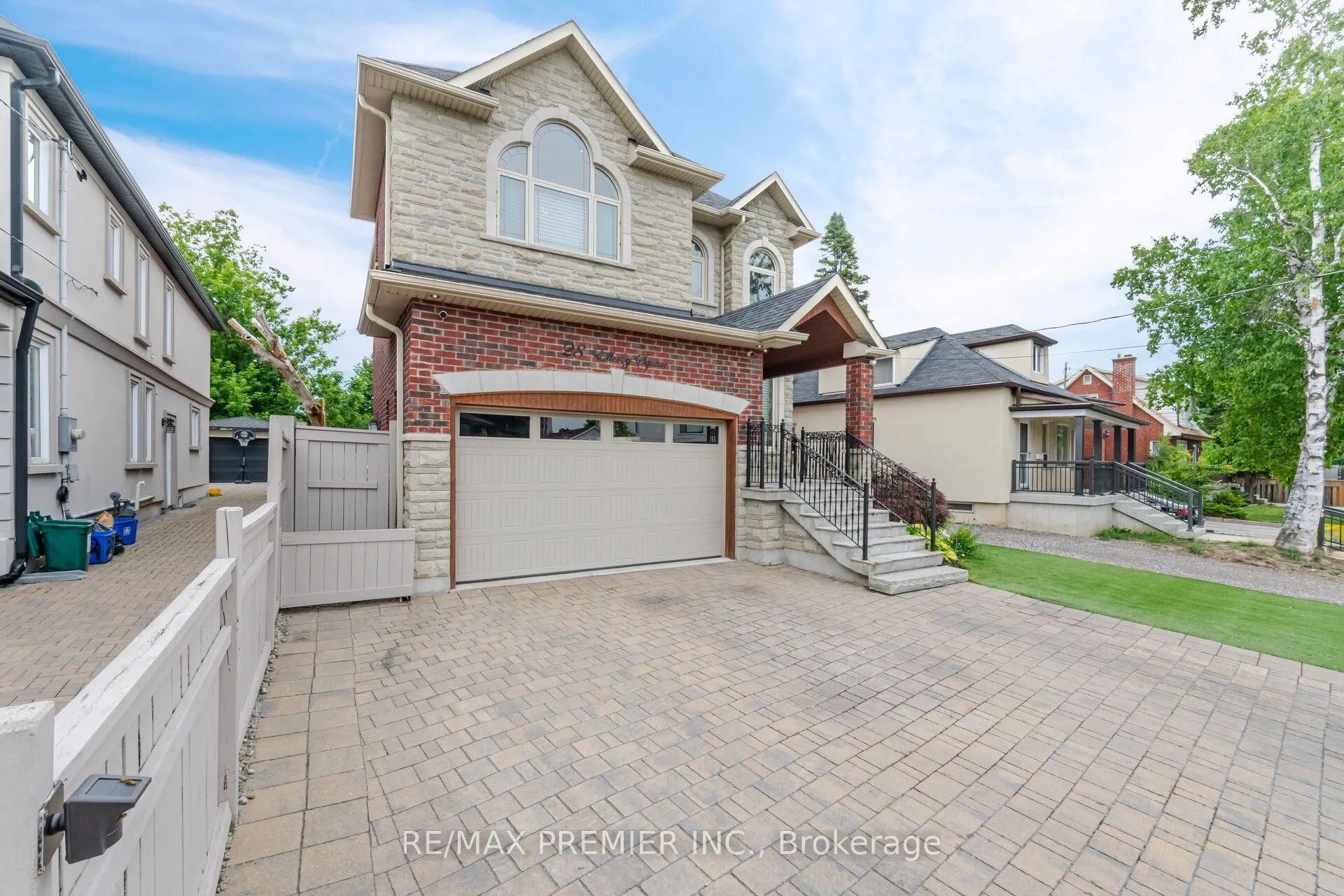 28 Ellerby Square N
