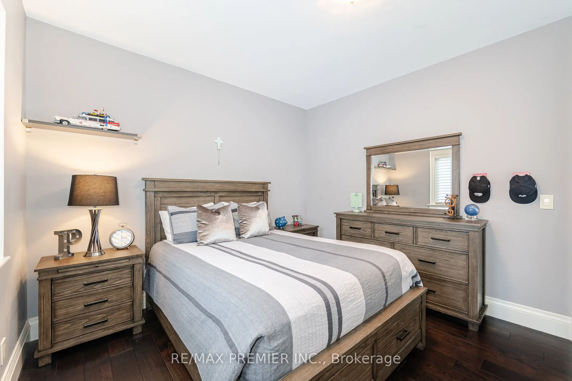 28 Ellerby Square N