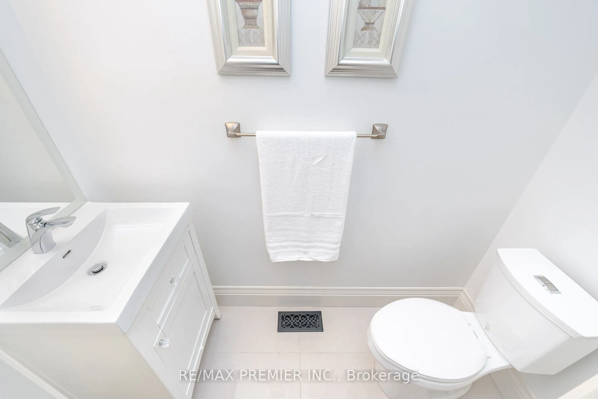 28 Ellerby Square N