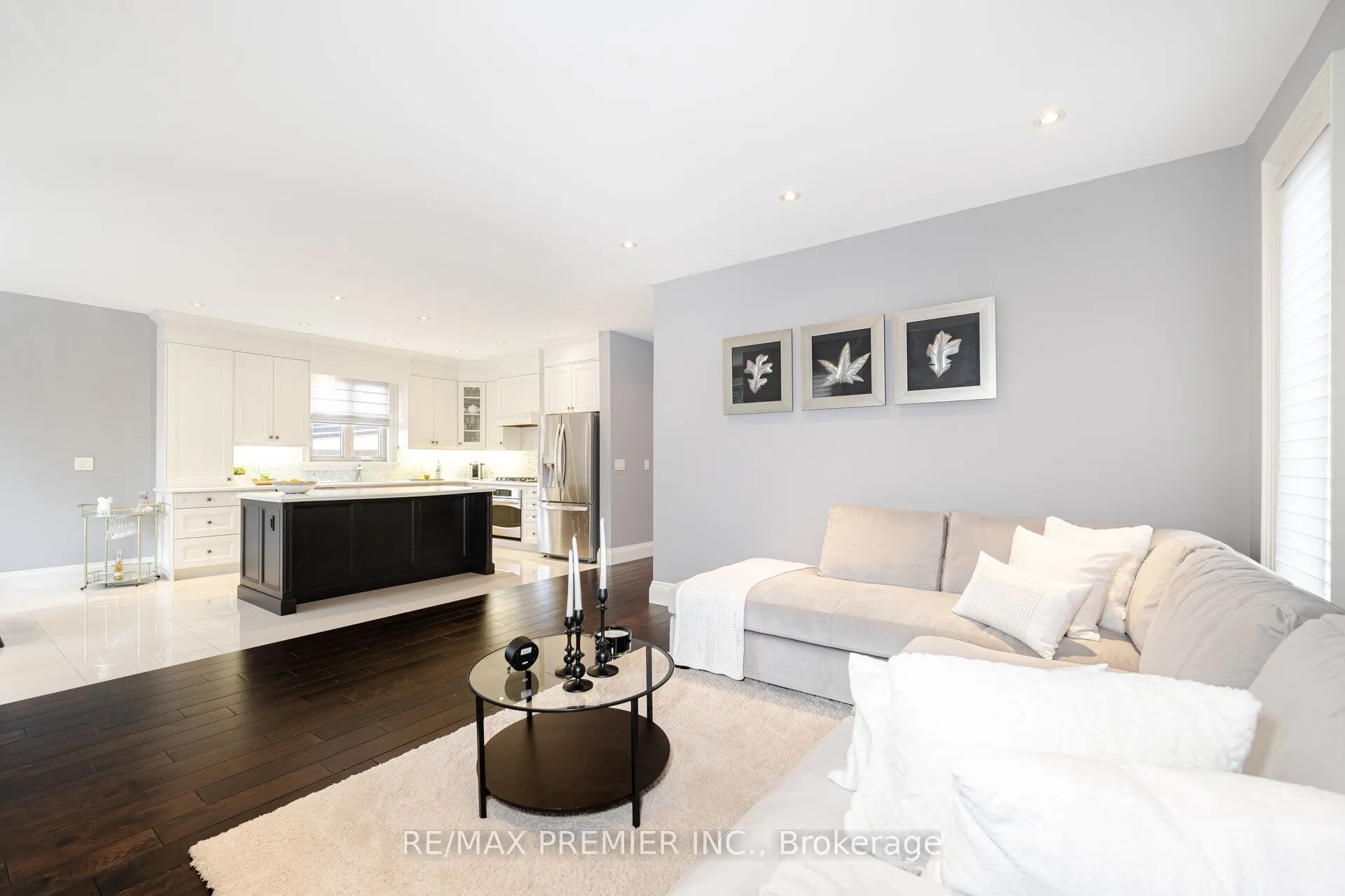 28 Ellerby Square N